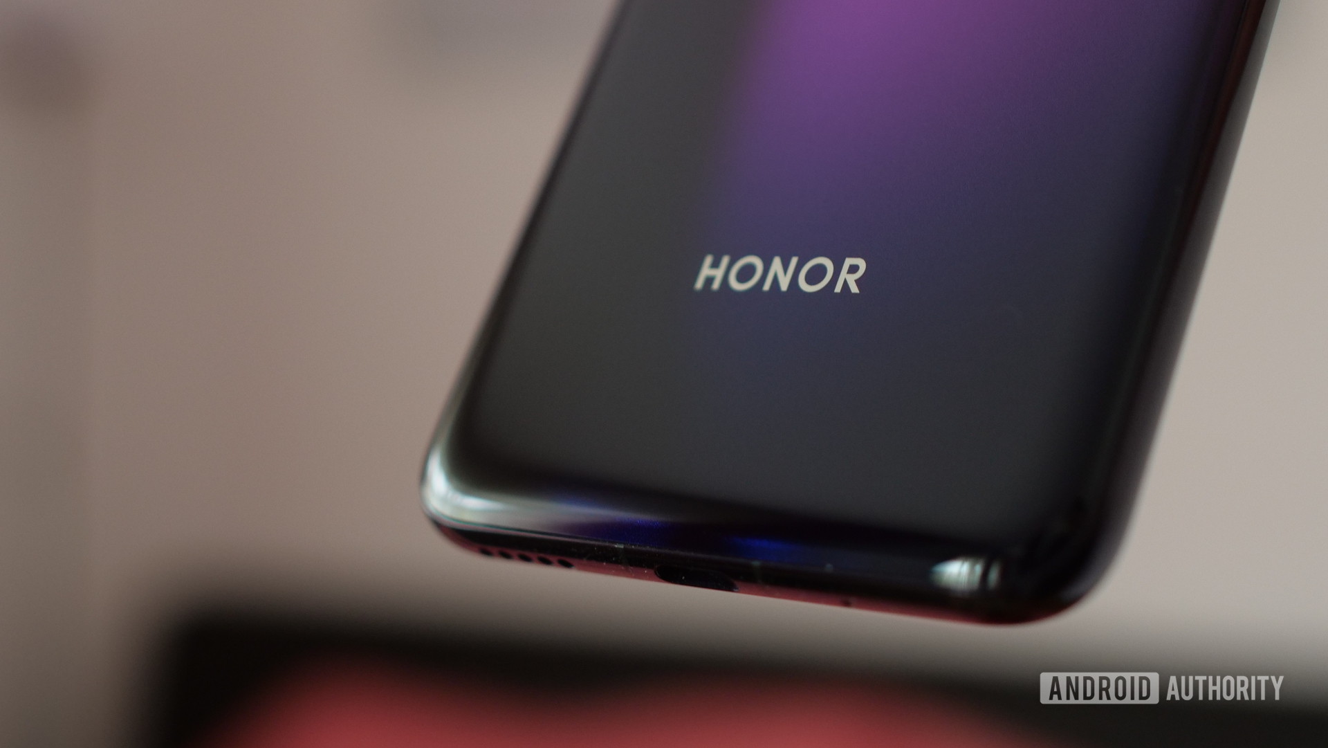 honor 20 pro with honor logo