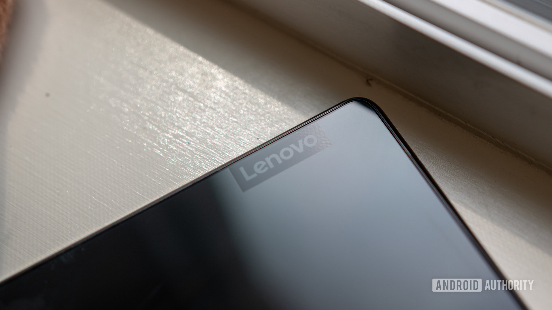 Lenovo Smart Tab P10 Rear Logo