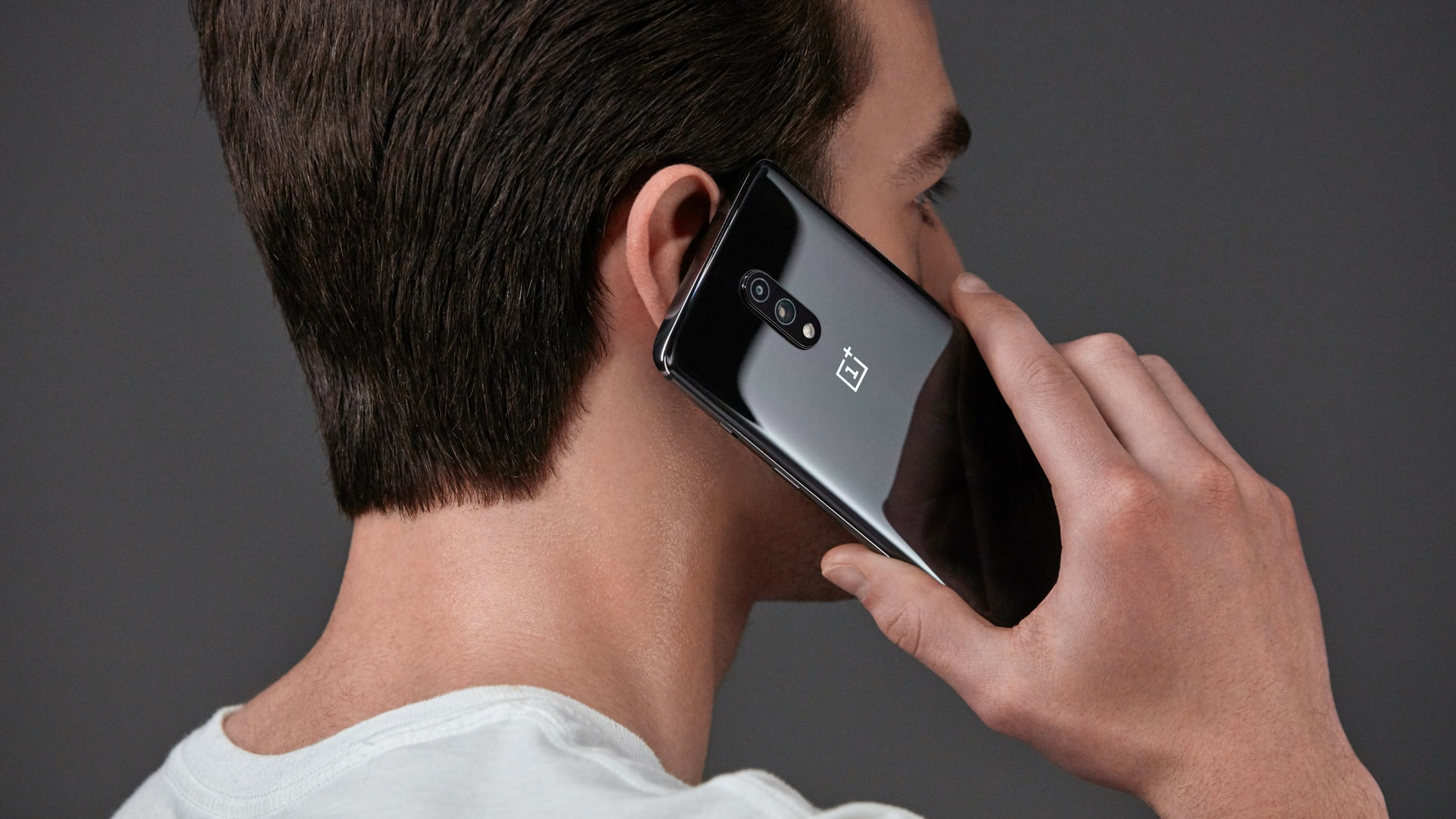 phone call with oneplus 7 mirror gray product shot