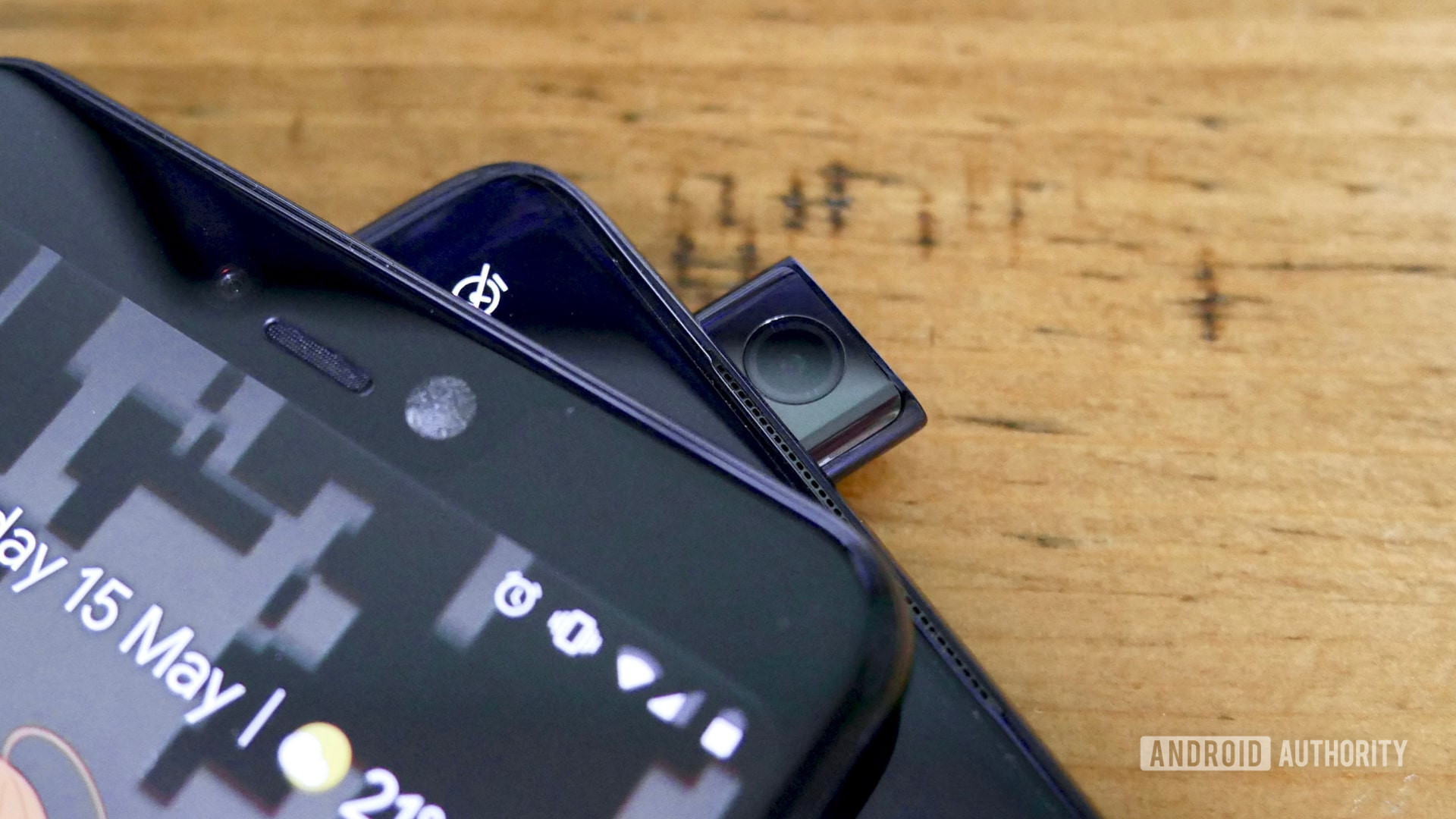 OnePlus 7 Pro vs Google Pixel 3 XL pop-up camera vs notch