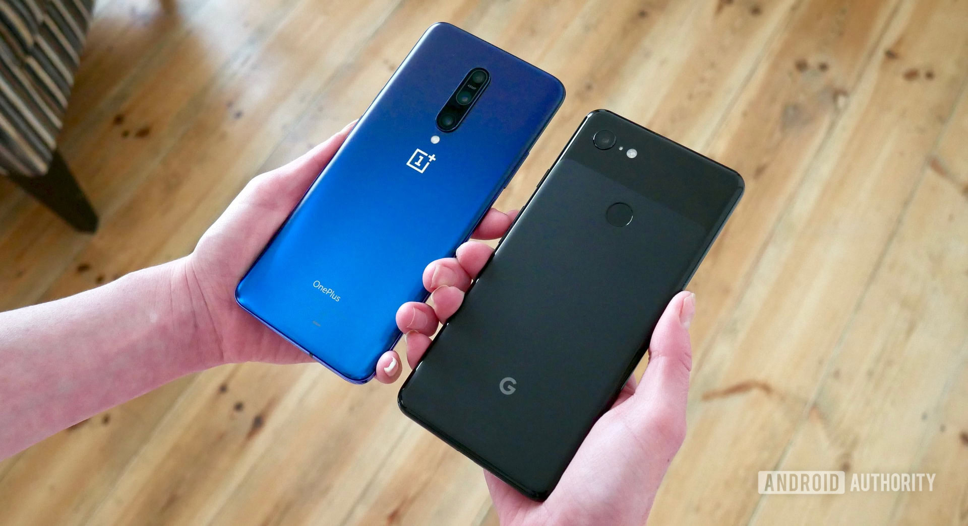 OnePlus 7 Pro vs Google Pixel 3 XL rear in hand