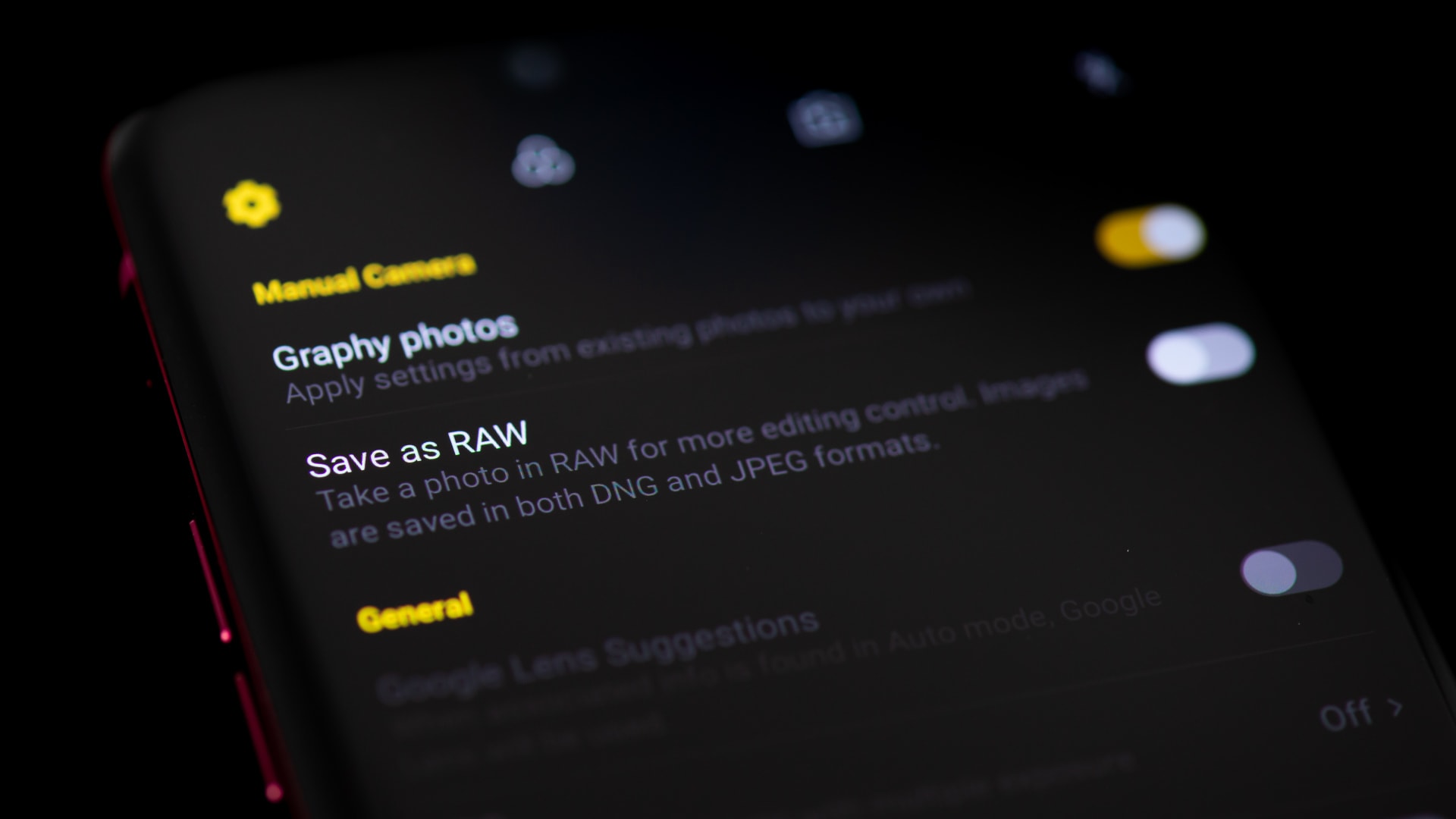 RAW support on smartphone camera