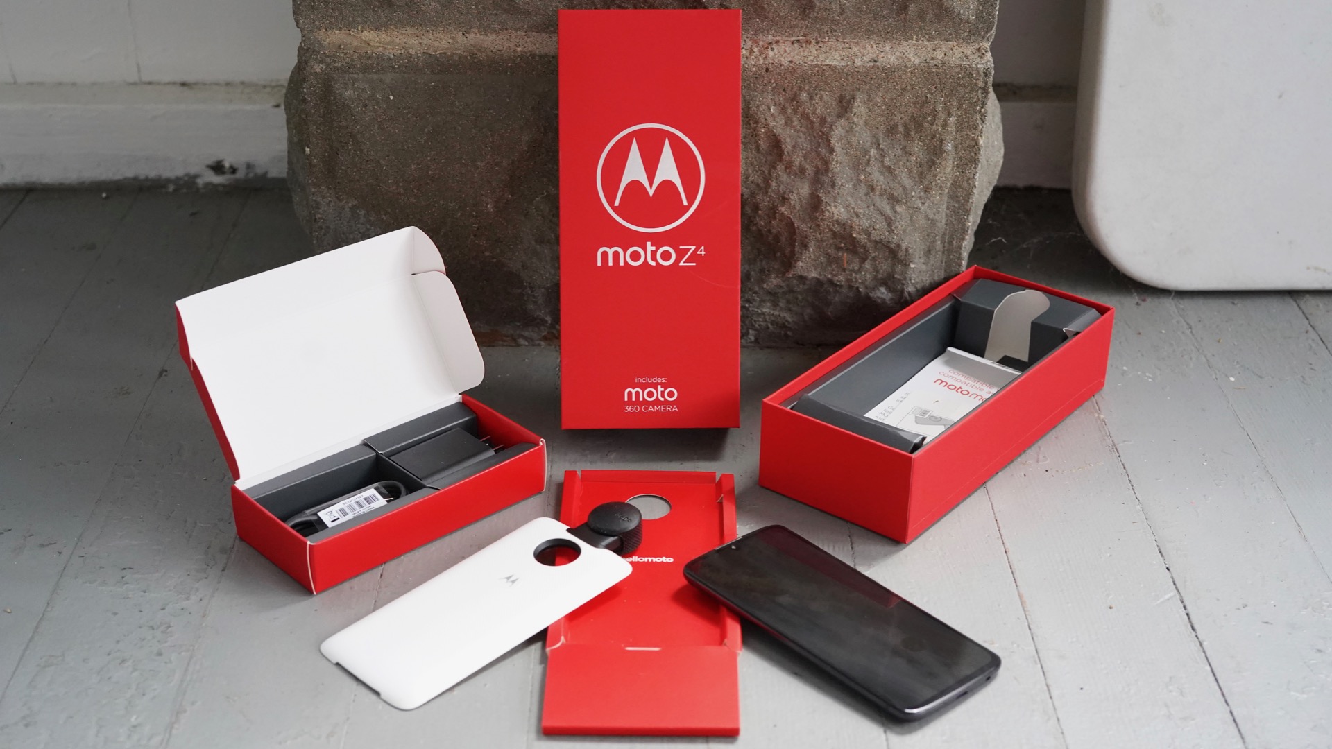 Motorola Moto Z4 Review In the box
