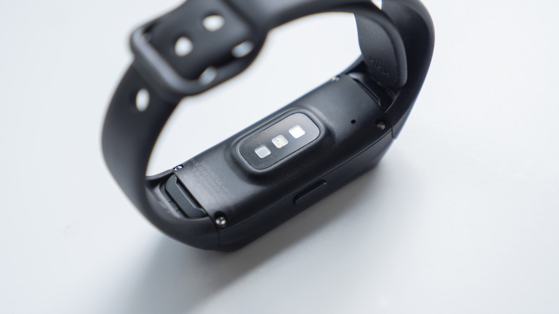 samsung galaxy fit heart rate sensor