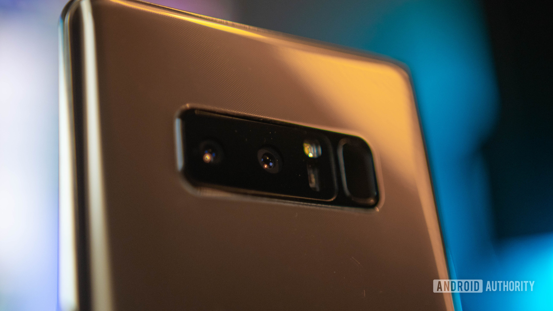 Samsung Galaxy Note 8 rear cameras gold color
