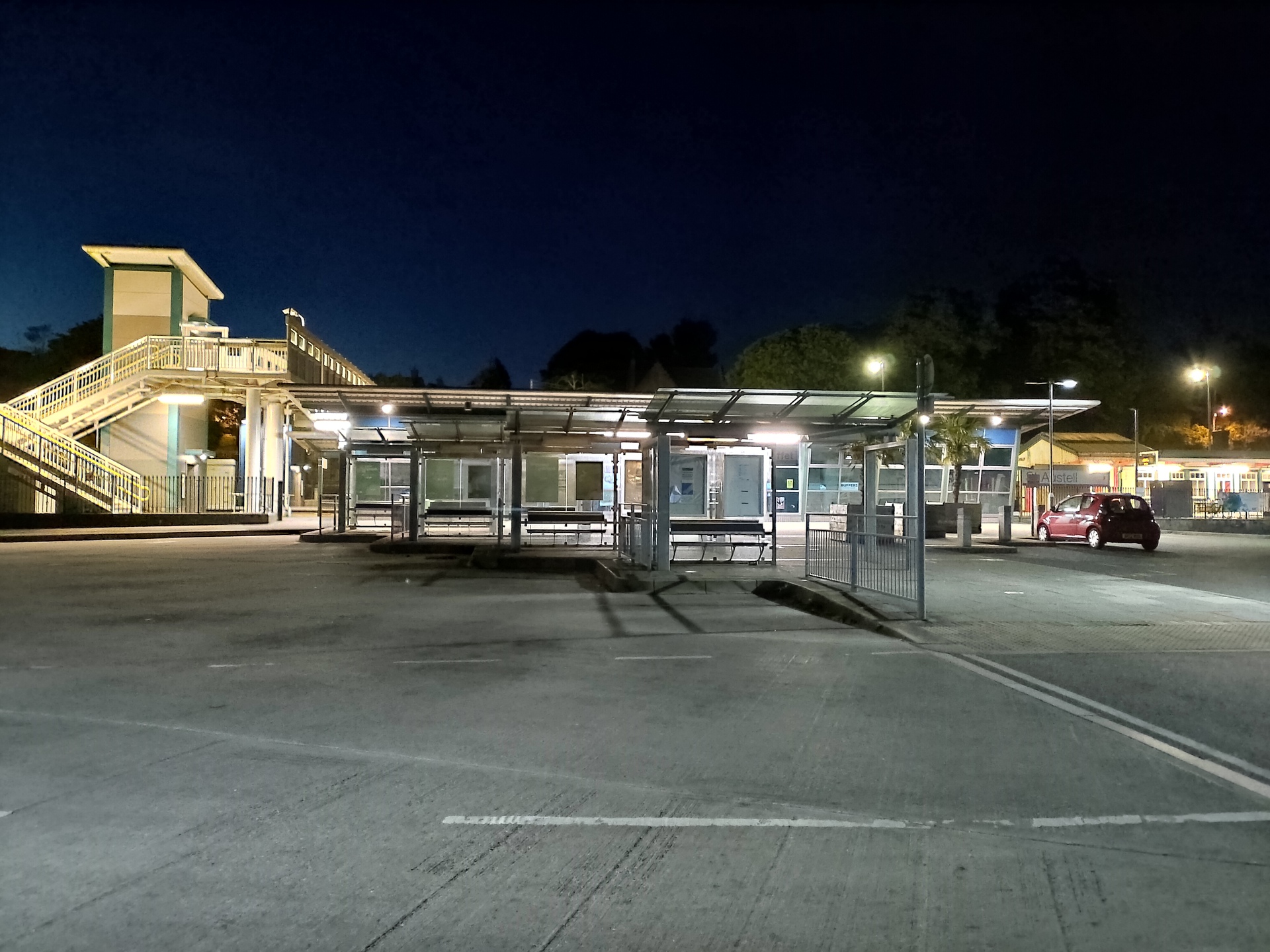 Zenfone 6 Camera - Low-light test of a train station car park at night