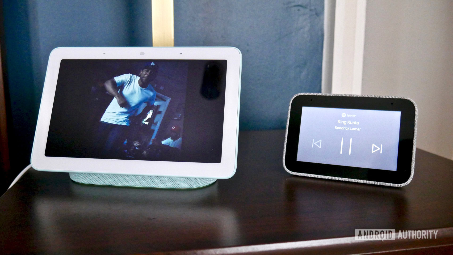 Lenovo Smart Clock vs Google Nest Hub music