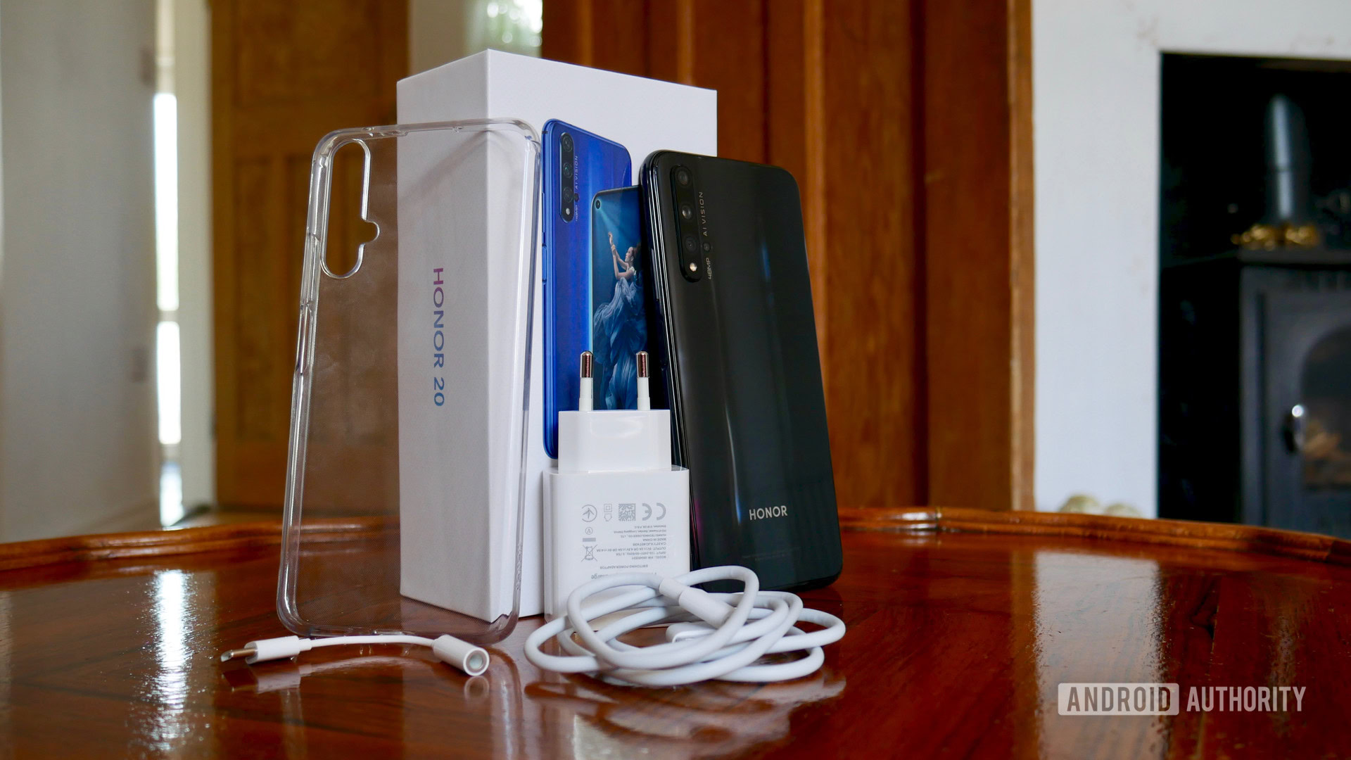 HONOR 20 review box charger case