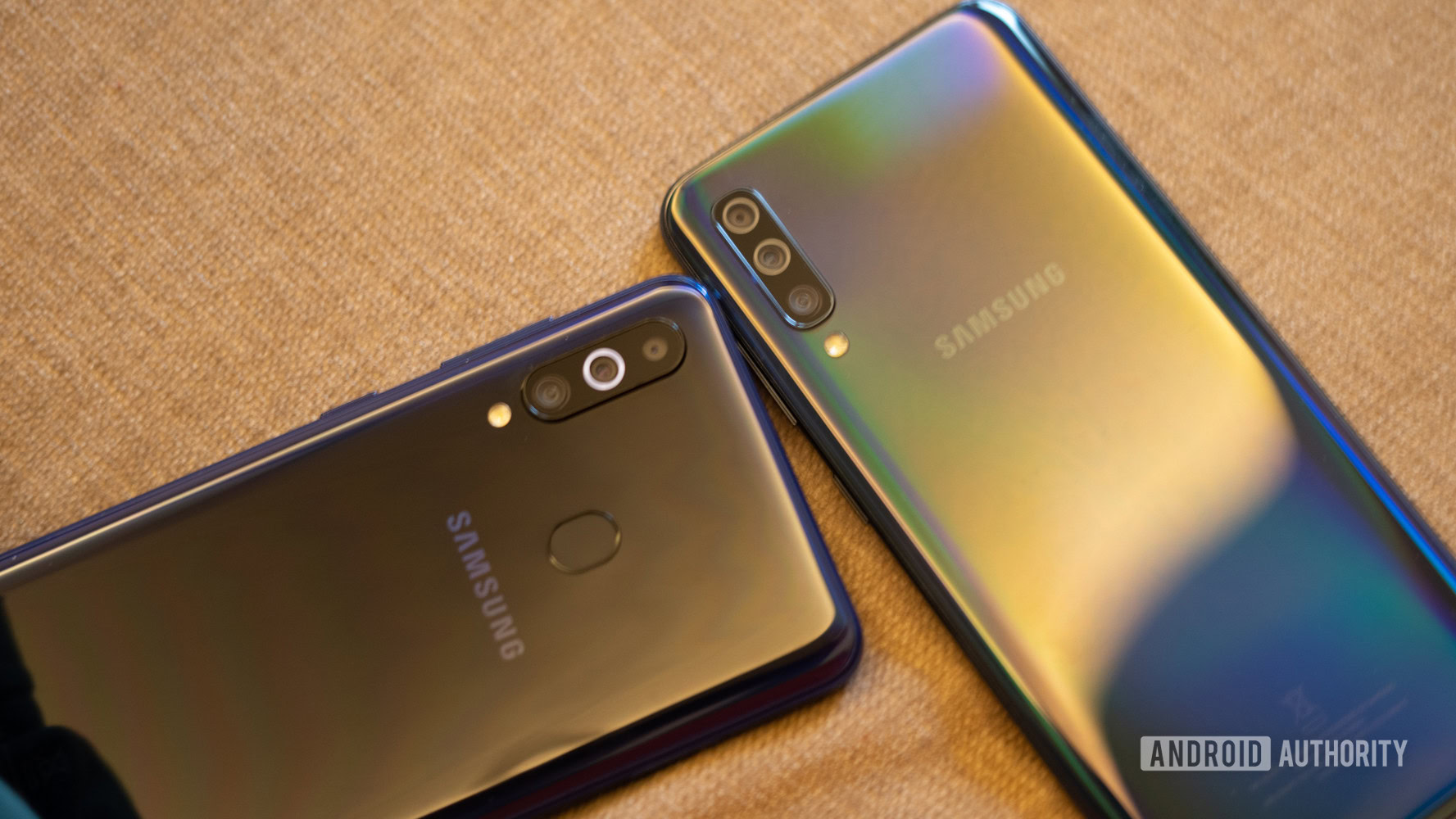 Samsung Galaxy M40 vs Galaxy A50 top camera modules