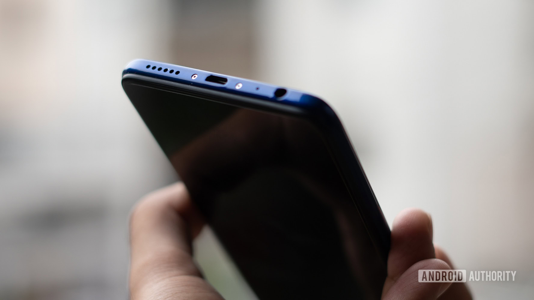 vivo Z1 Pro microUSB port and headphone jack