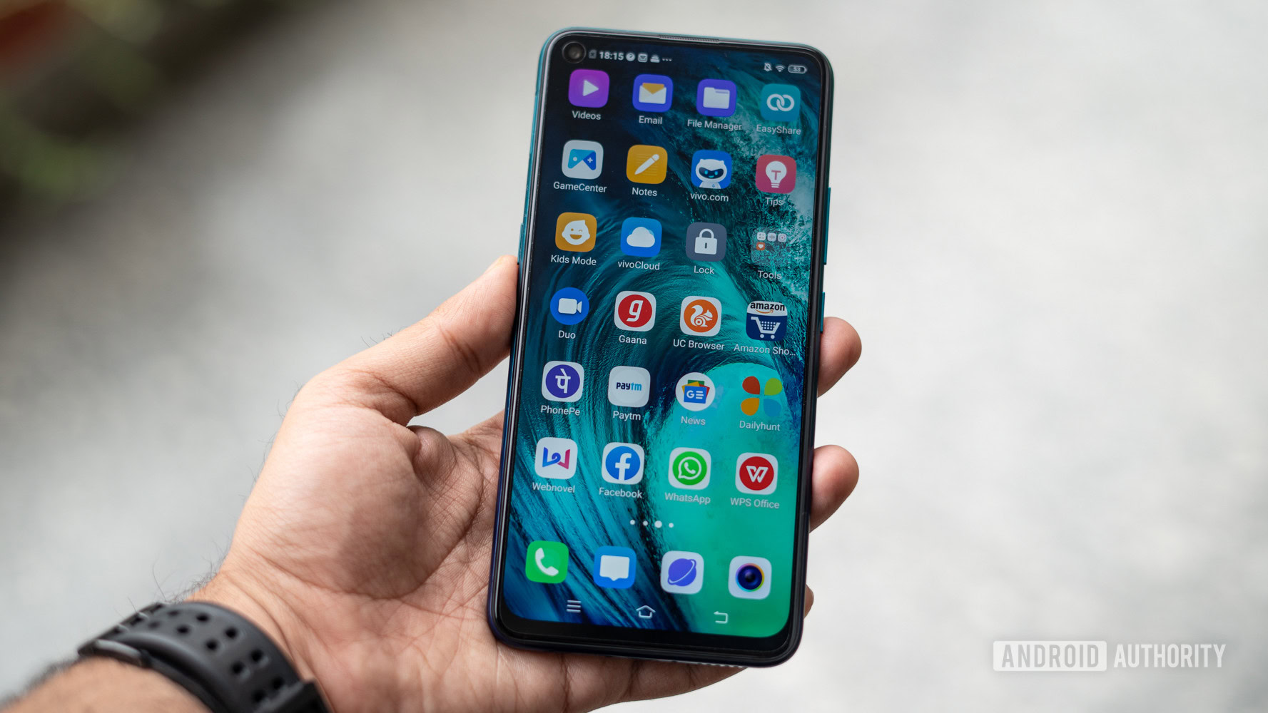 vivo Z1 Pro review unit in hand