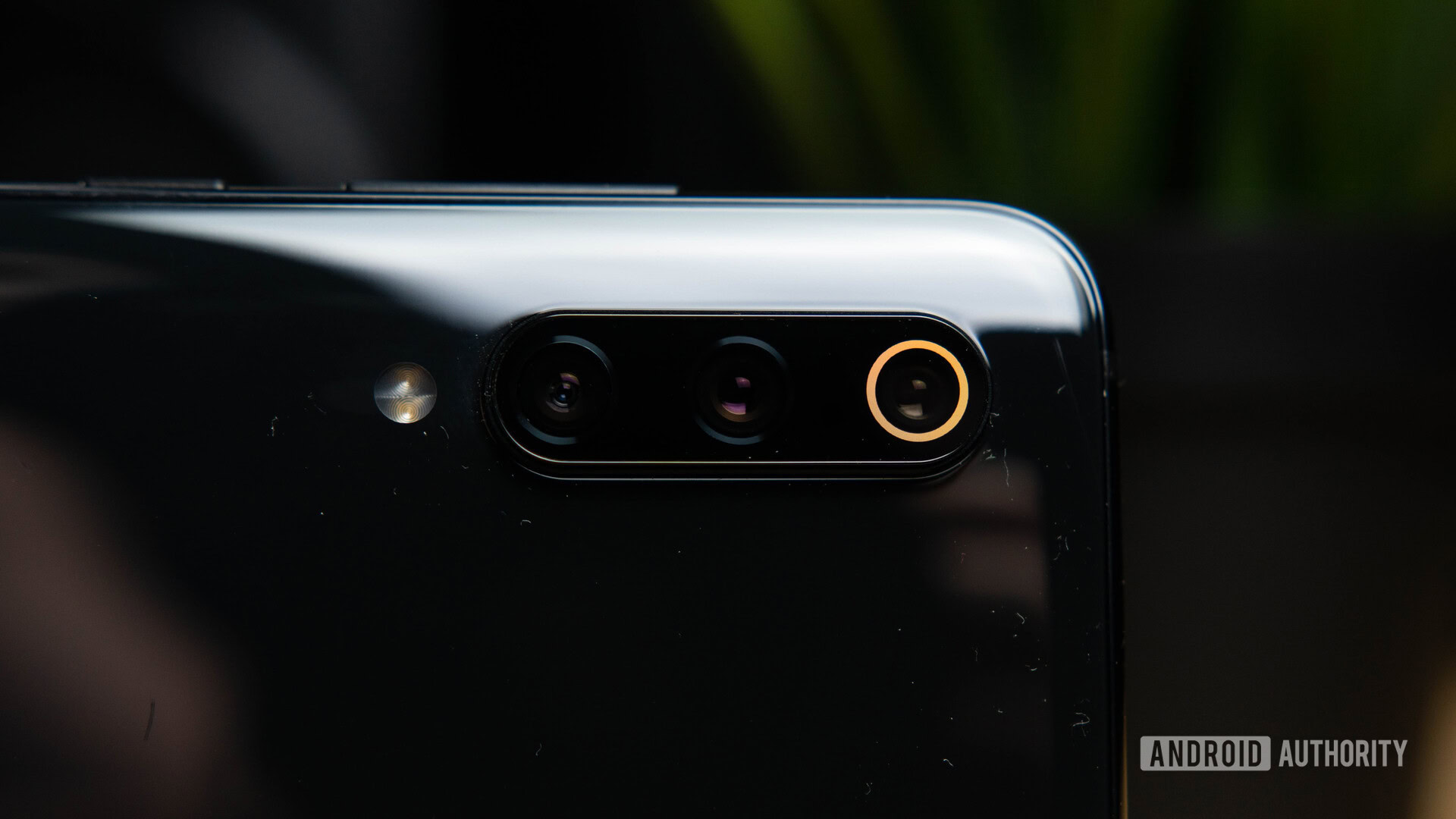 Xiaomi Mi 9 cameras on rear