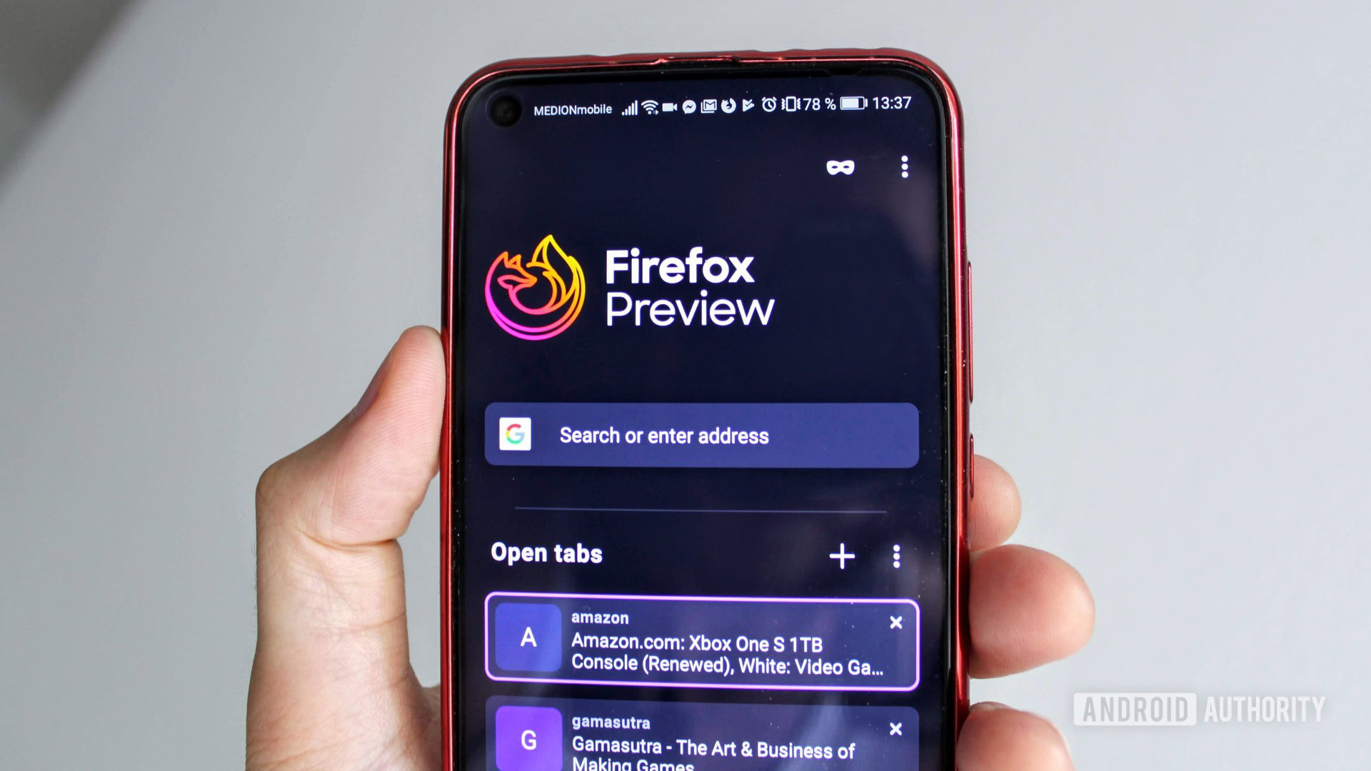 Mozilla Firefox Preview dark mode photo on the HONOR View 20.