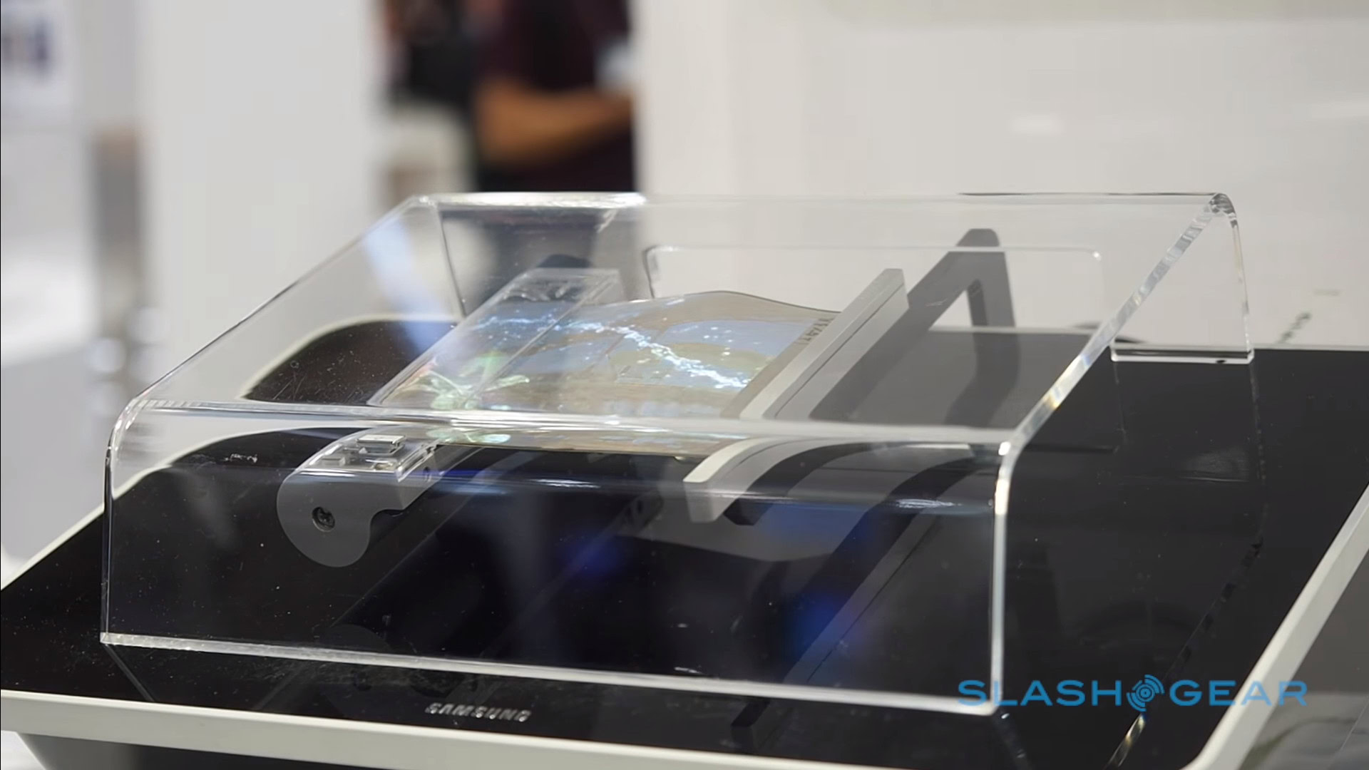 A display like this could land on a Sony foldable device.