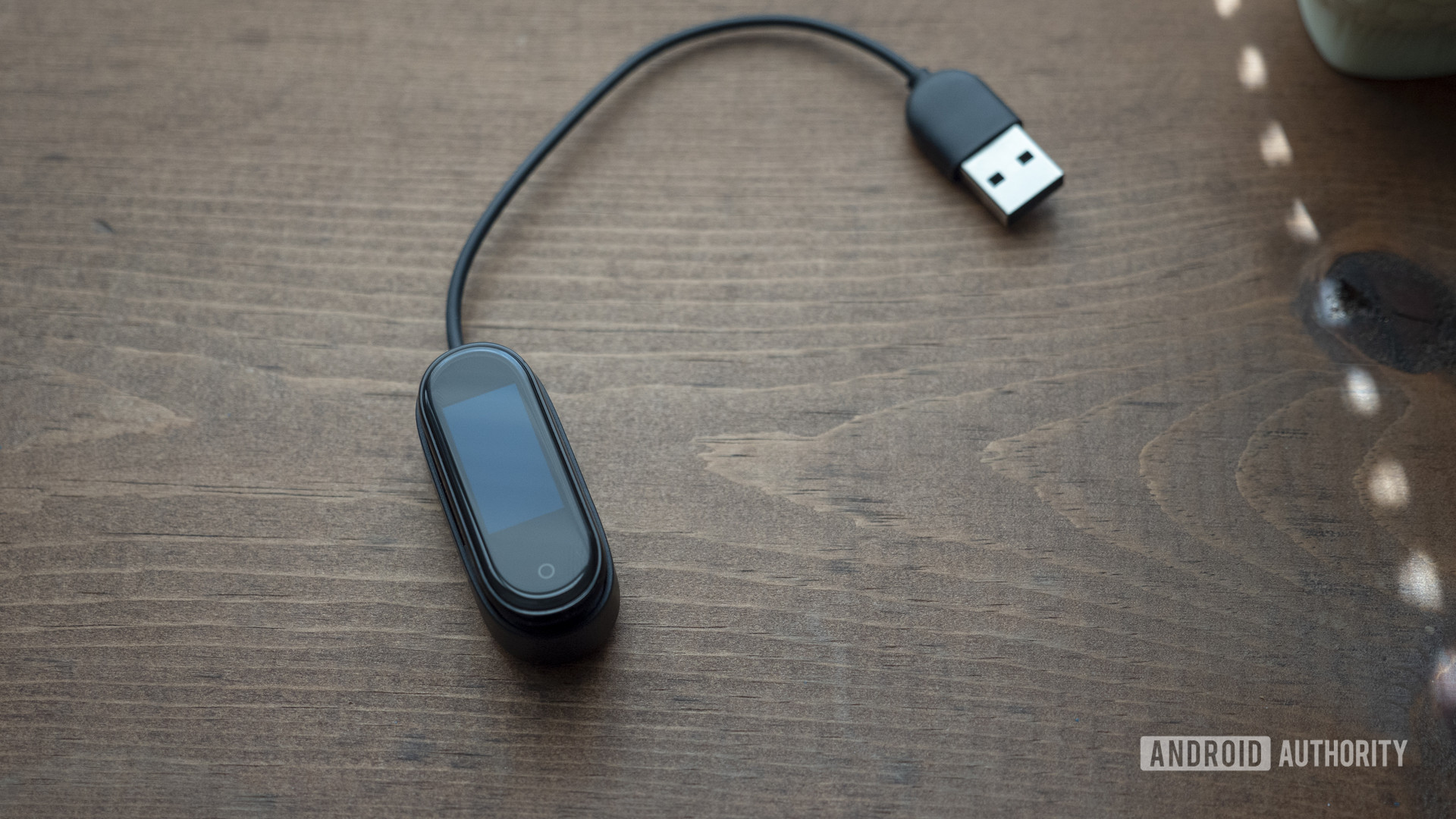 xiaomi mi band 4 review on charger charging cable bad not good