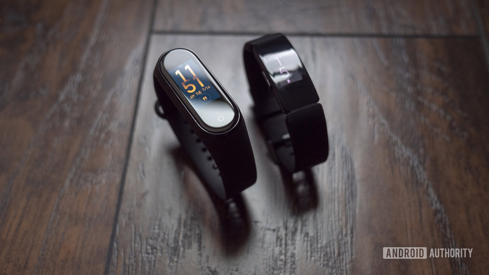 xiaomi mi band 4 vs fitbit inspire hr displays