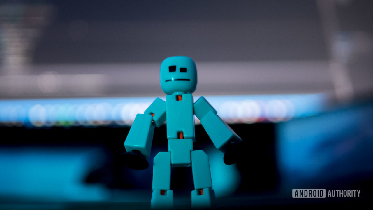 Android Bot Peeping How to tell if someone is spying or tracking your phone - Android Authority
