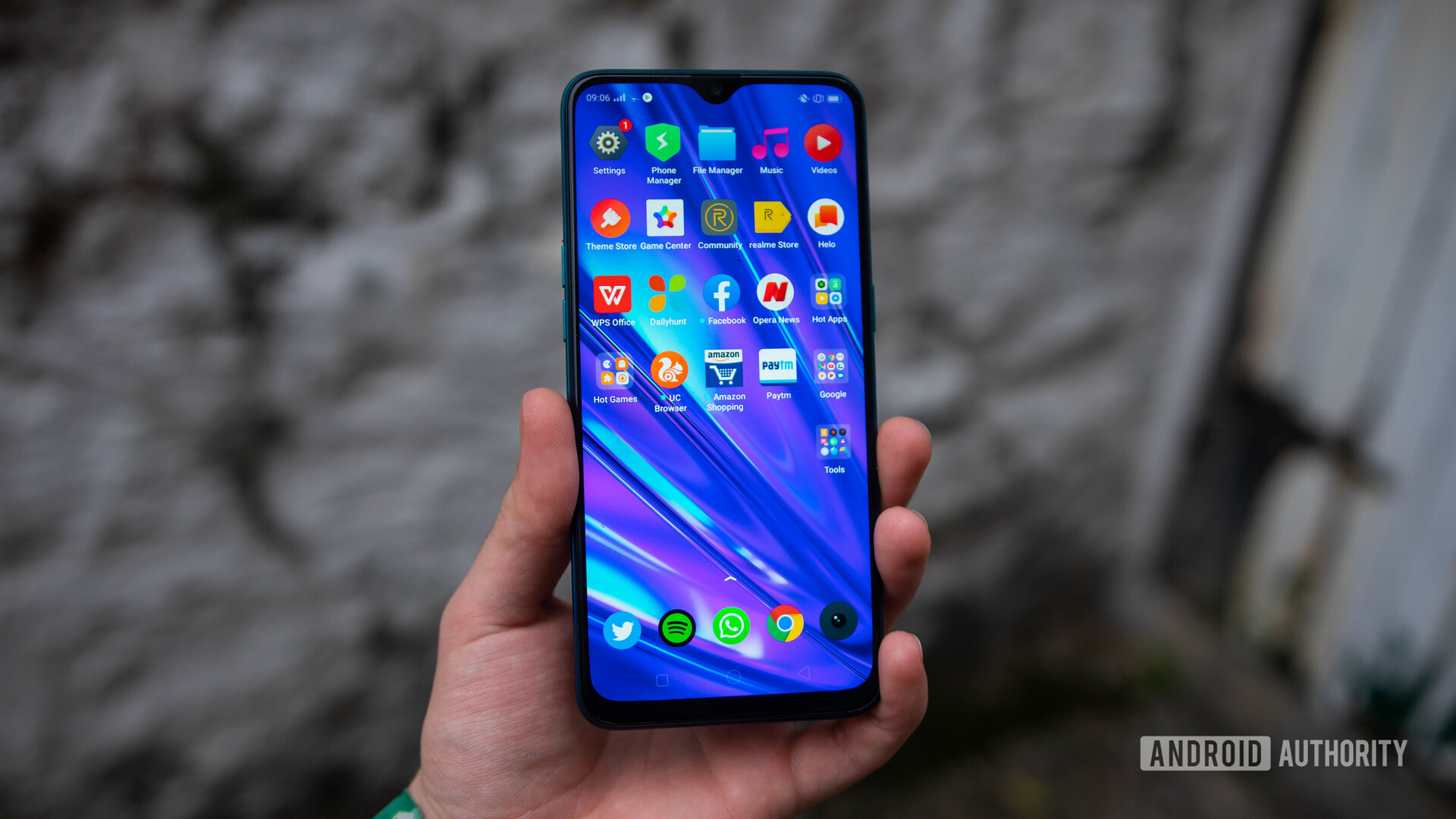realme 5 Pro front facing home screen with bloat apps