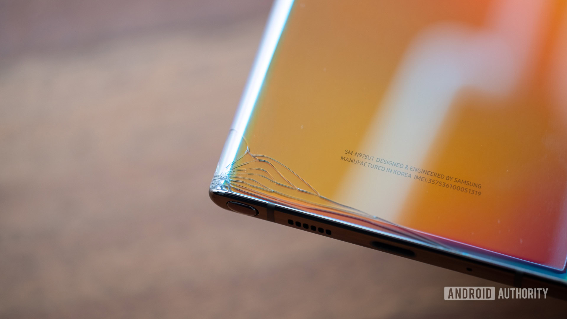 Samsung Galaxy Note 10 Plus back corner crack