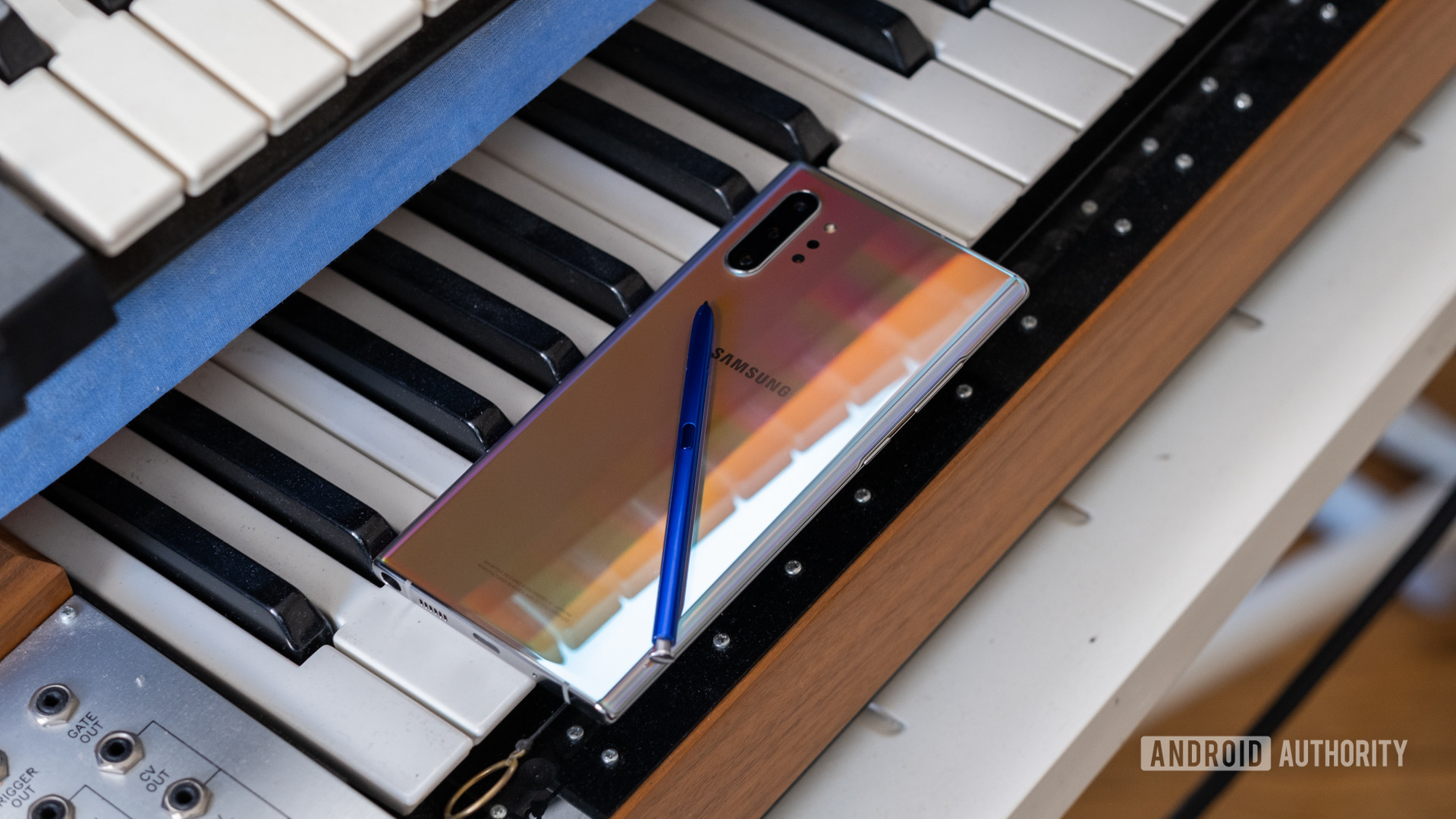 Samsung Galaxy Note 10 Plus back on piano