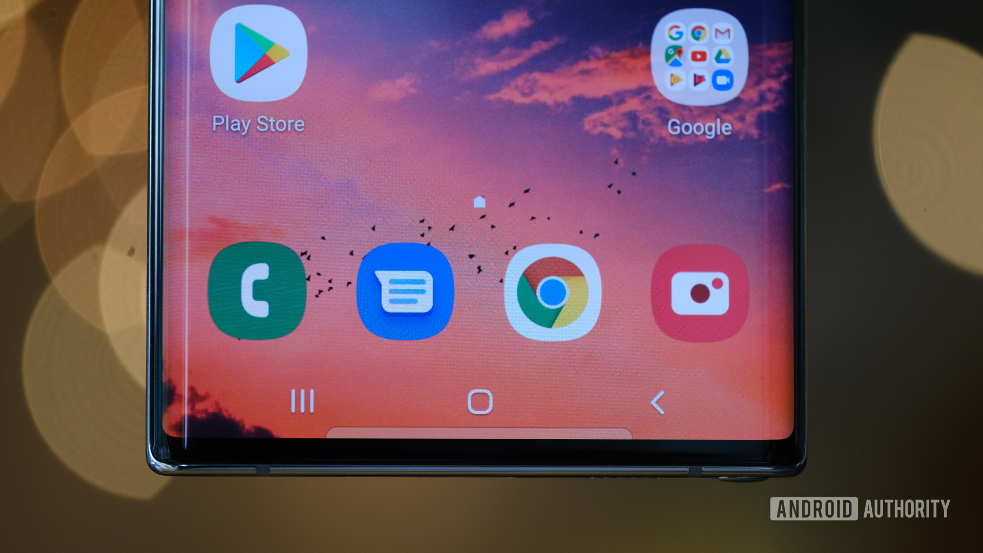 Samsung Galaxy Note 10 Plus bottom half of screen macro