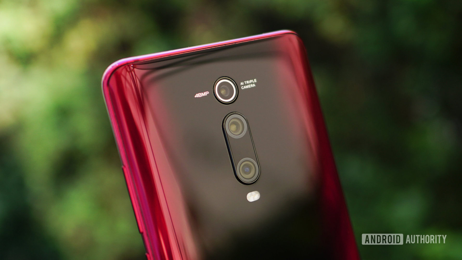 Xiaomi Mi 9T Pro red back camera detail 2