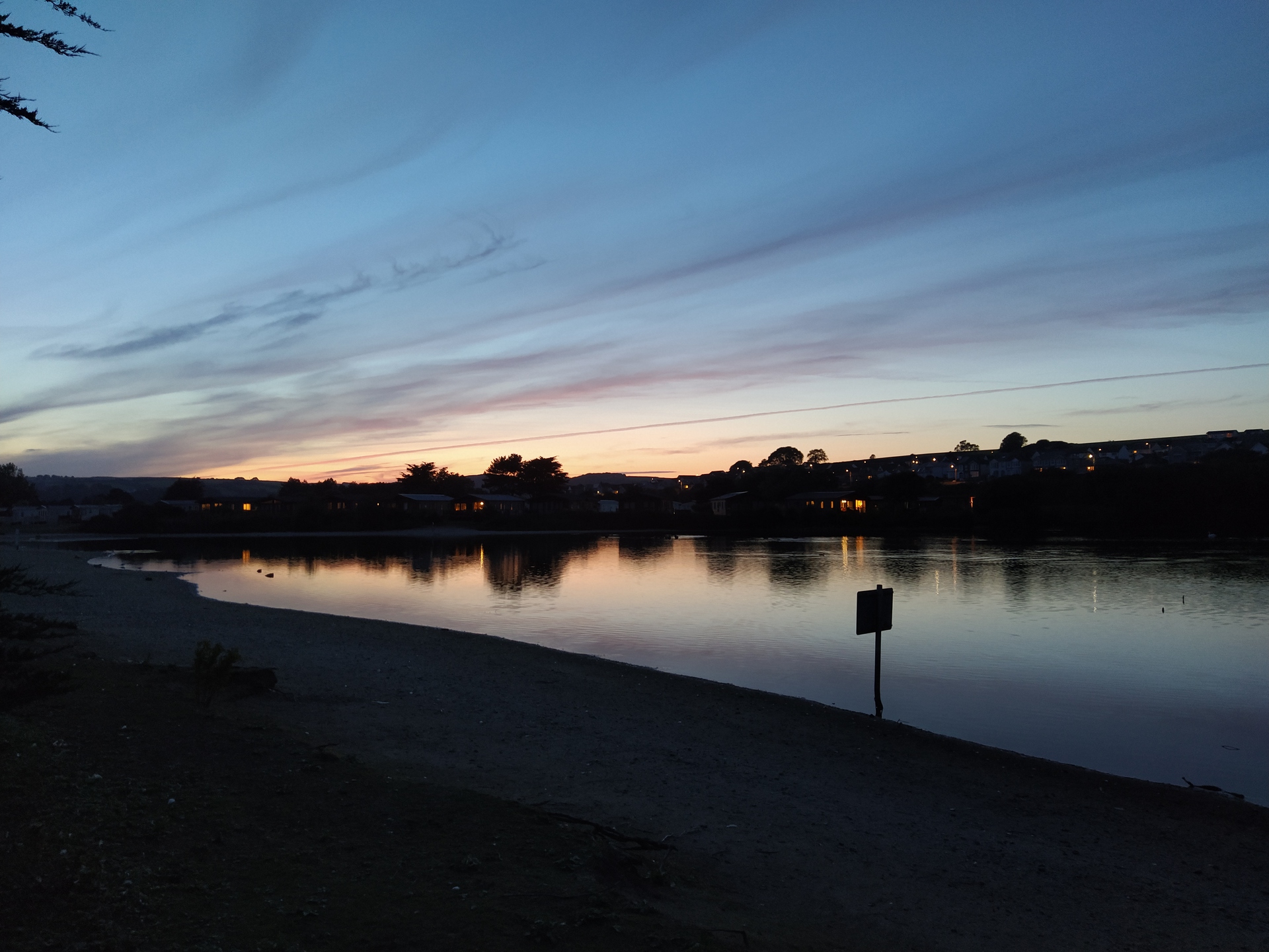Xiaomi Mi A3 Camera Sample Pond sunset