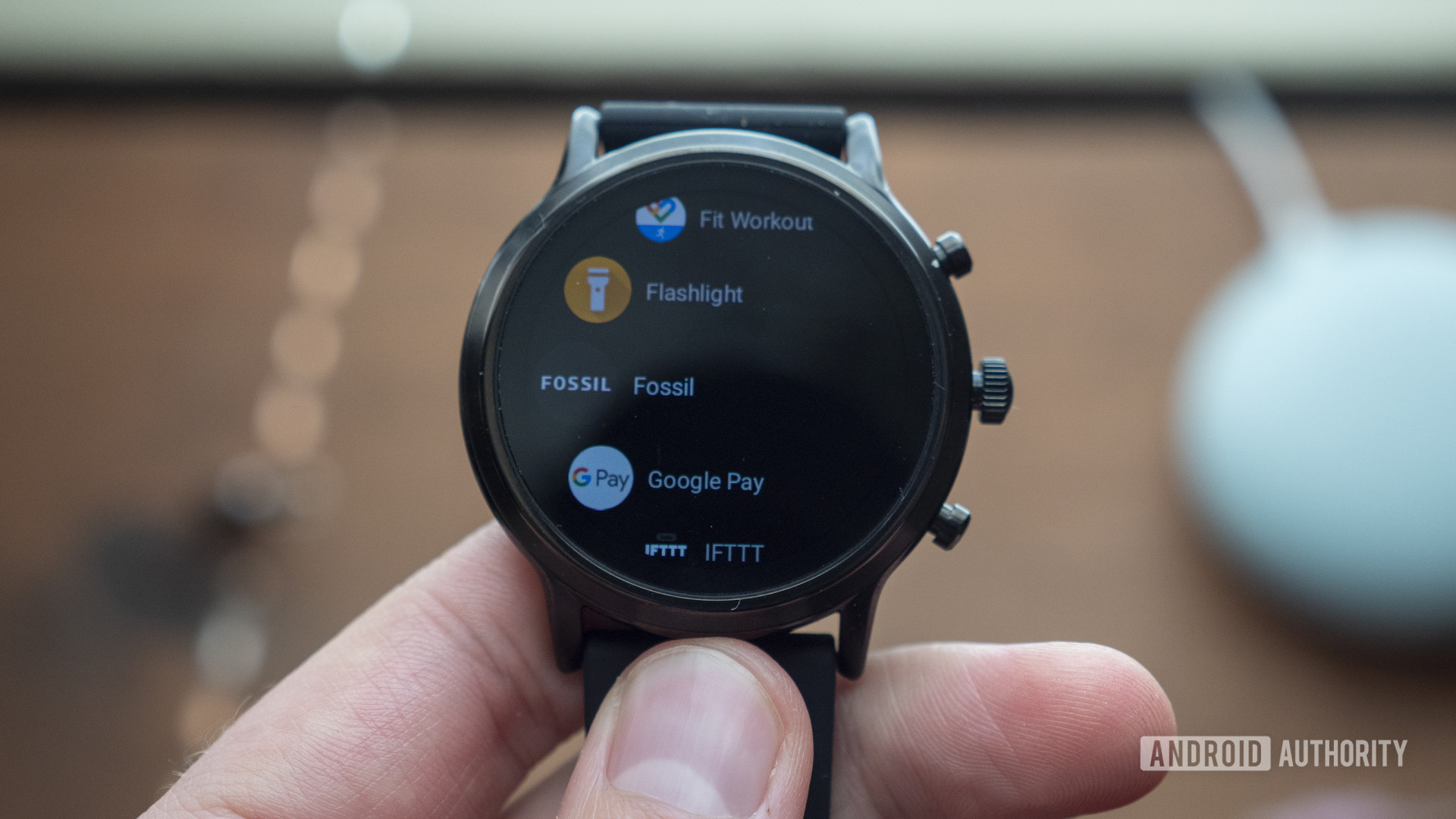fossil gen 5 smartwatch review apps list