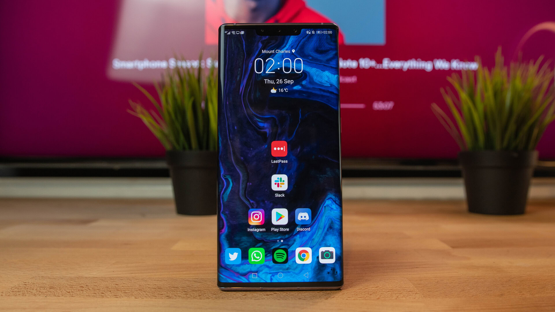 HUAWEI Mate 30 Pro Front shot of home screen