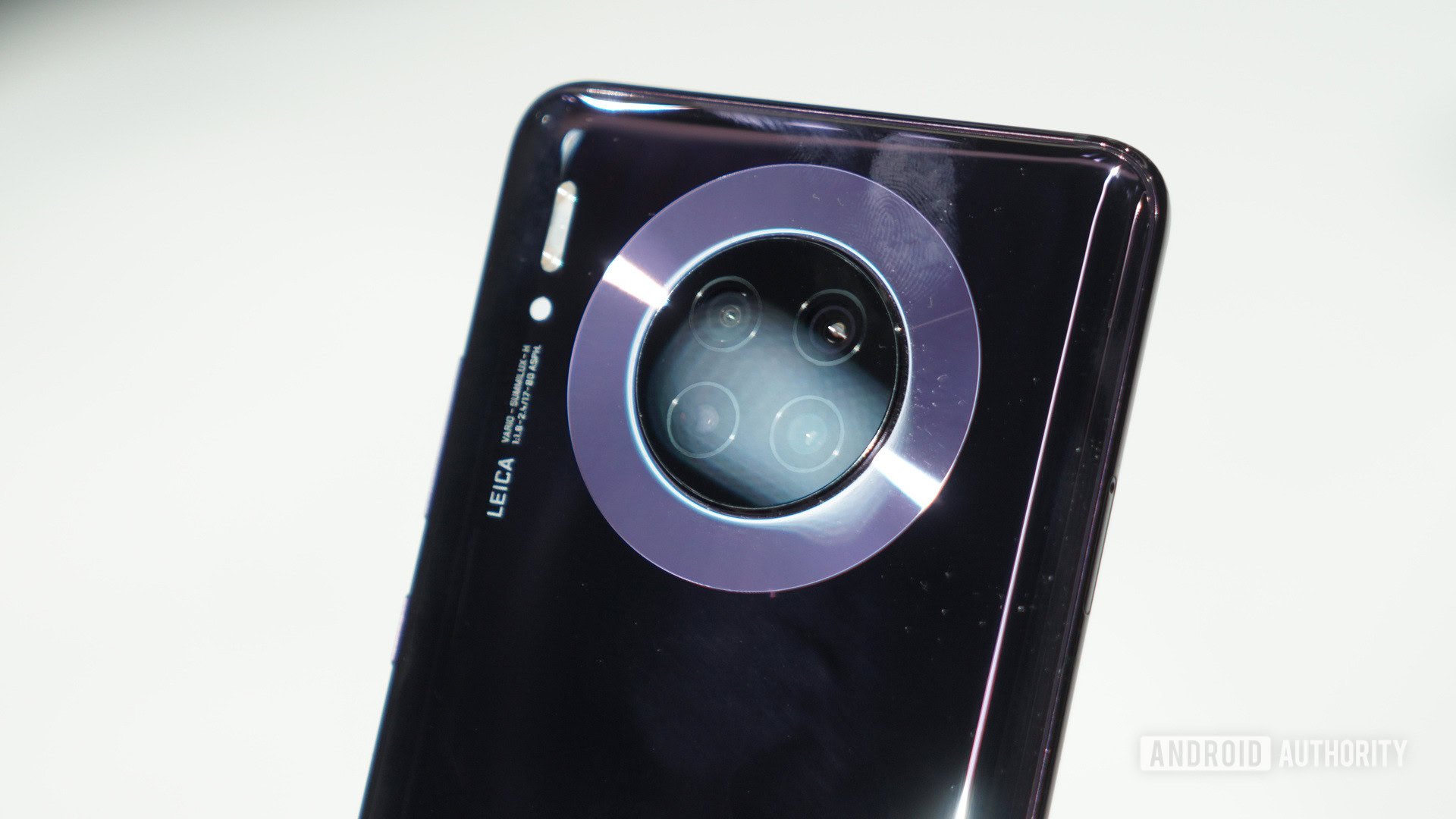 HUAWEI Mate 30 Pro camera detail 2