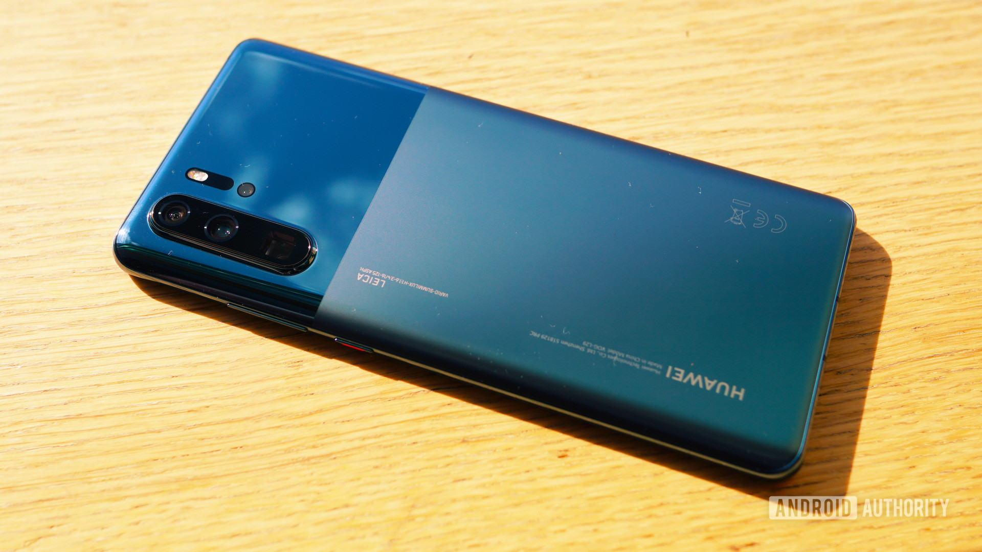 Huawei P30 Pro in misty blue