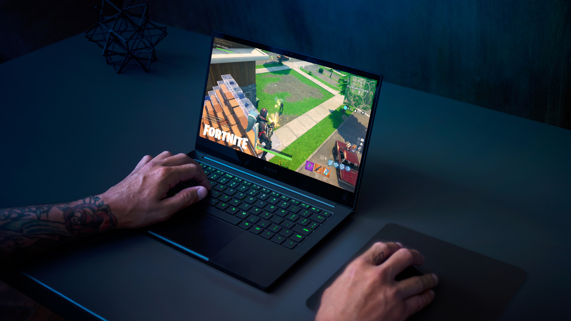 Playing Fortnite on the Razer Blade Stealth 13 (late 2019).