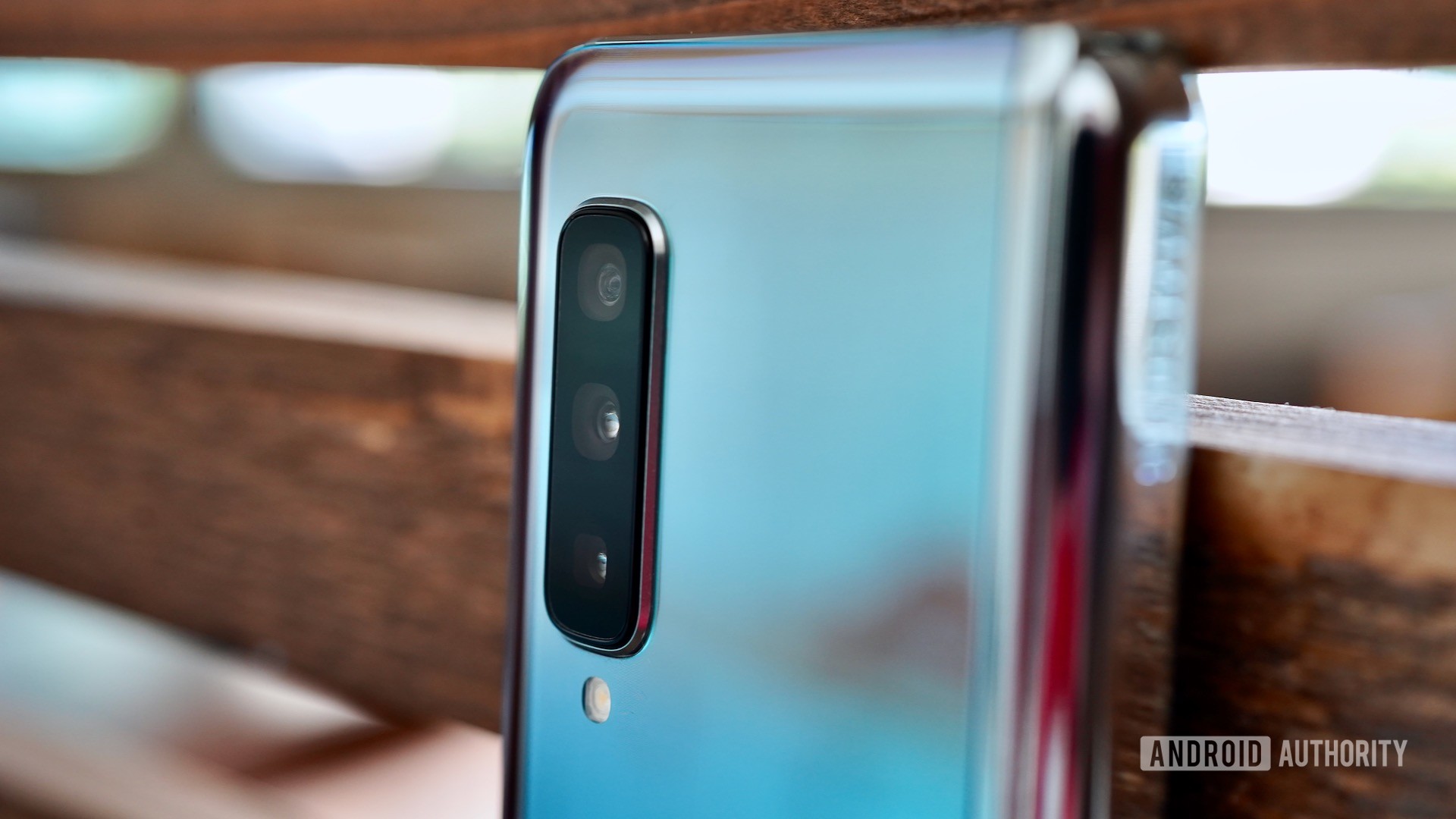 Samsung Galaxy Fold Review camera in focus