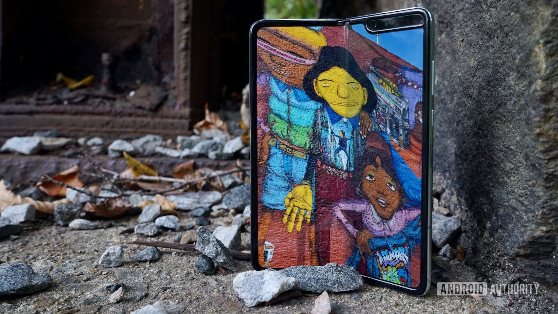 Samsung Galaxy Fold review art on the bridge