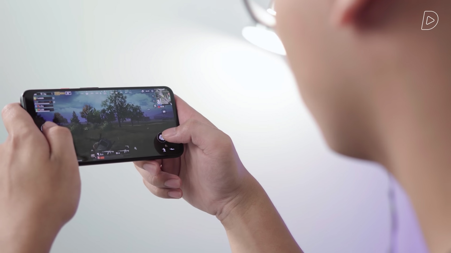 Someone playing PUBG Mobile on the Google Pixel 4