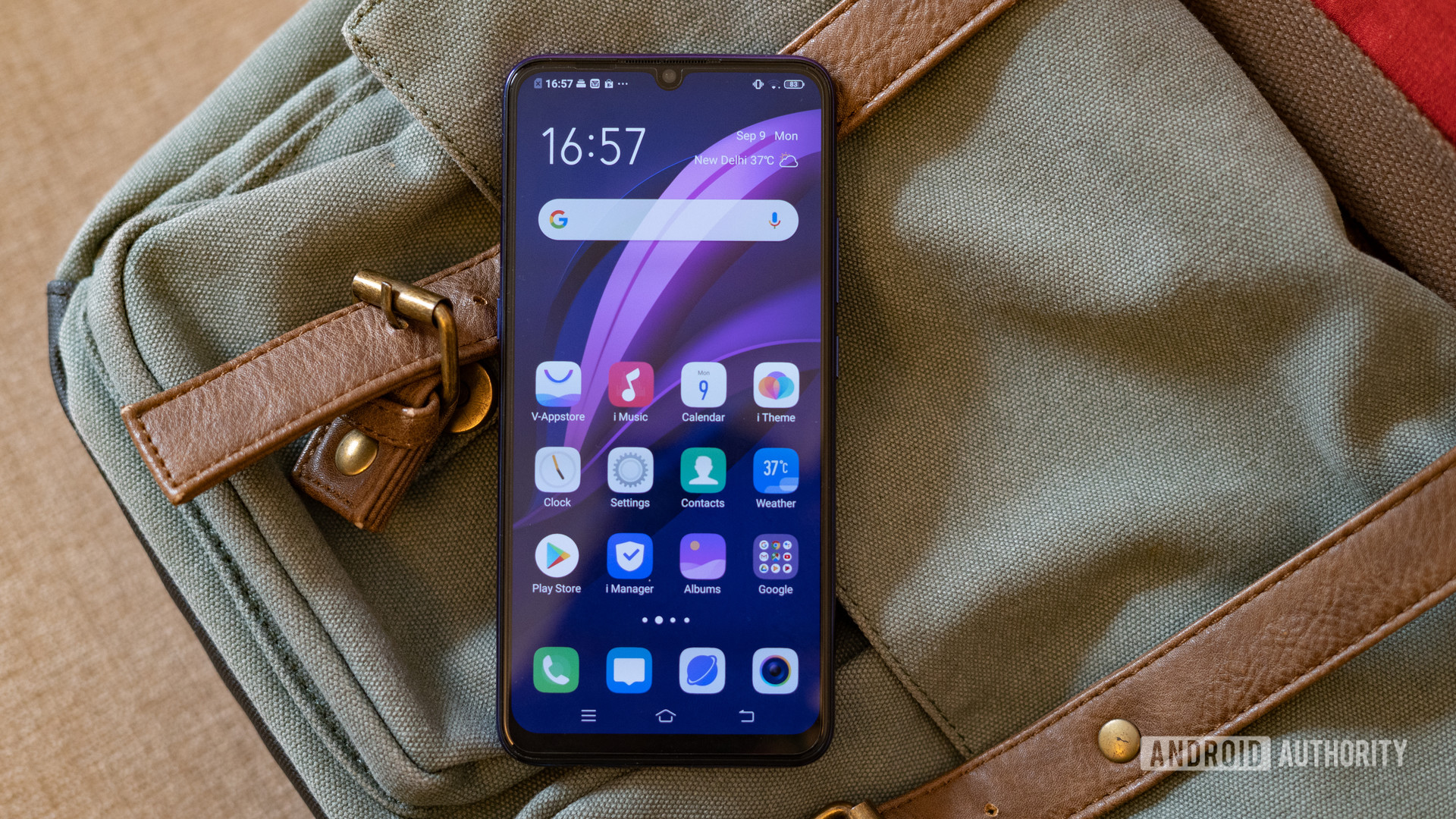 Vivo Z1x front of the phone showing display