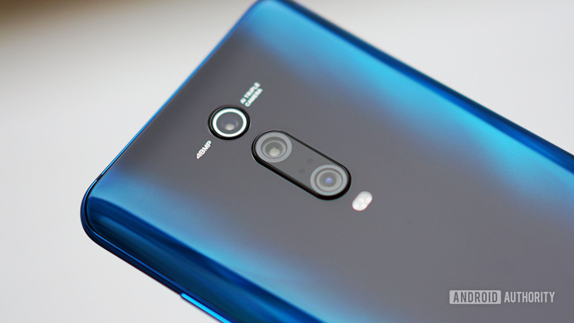 Xiaomi Mi 9T Pro glacier blue camera detail