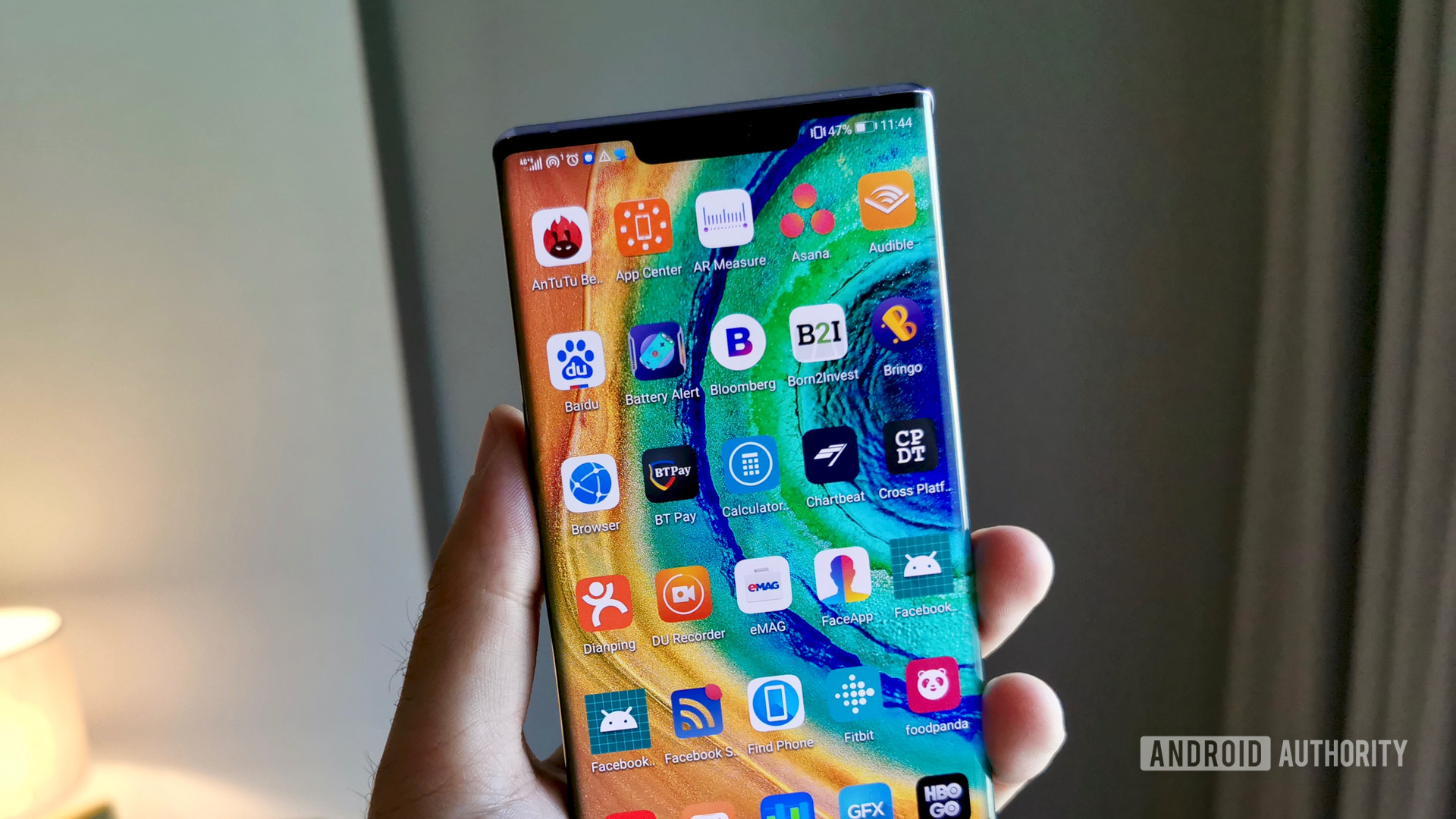 huawei mate 30 pro in hand
