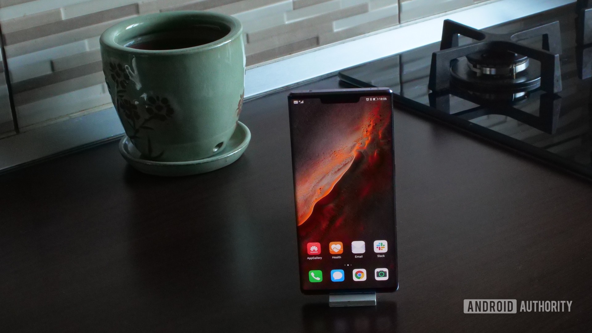 huawei mate 30 pro space silver homescreen on counter 1