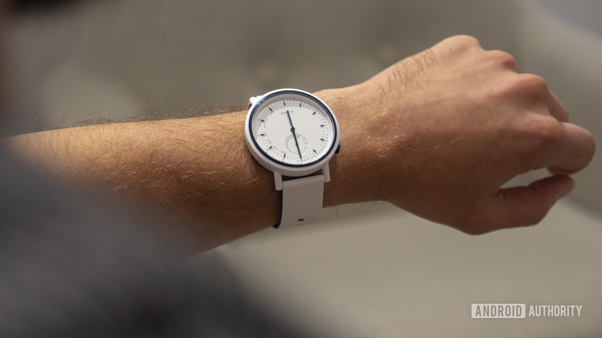 misfit command hybrid smartwatch blue and white 2