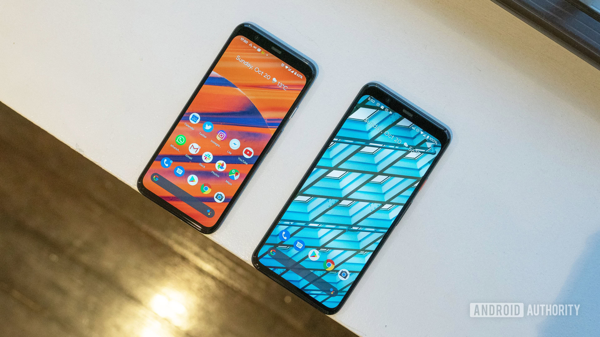 Google Pixel 4 vs Google Pixel 4 XL displays on angle