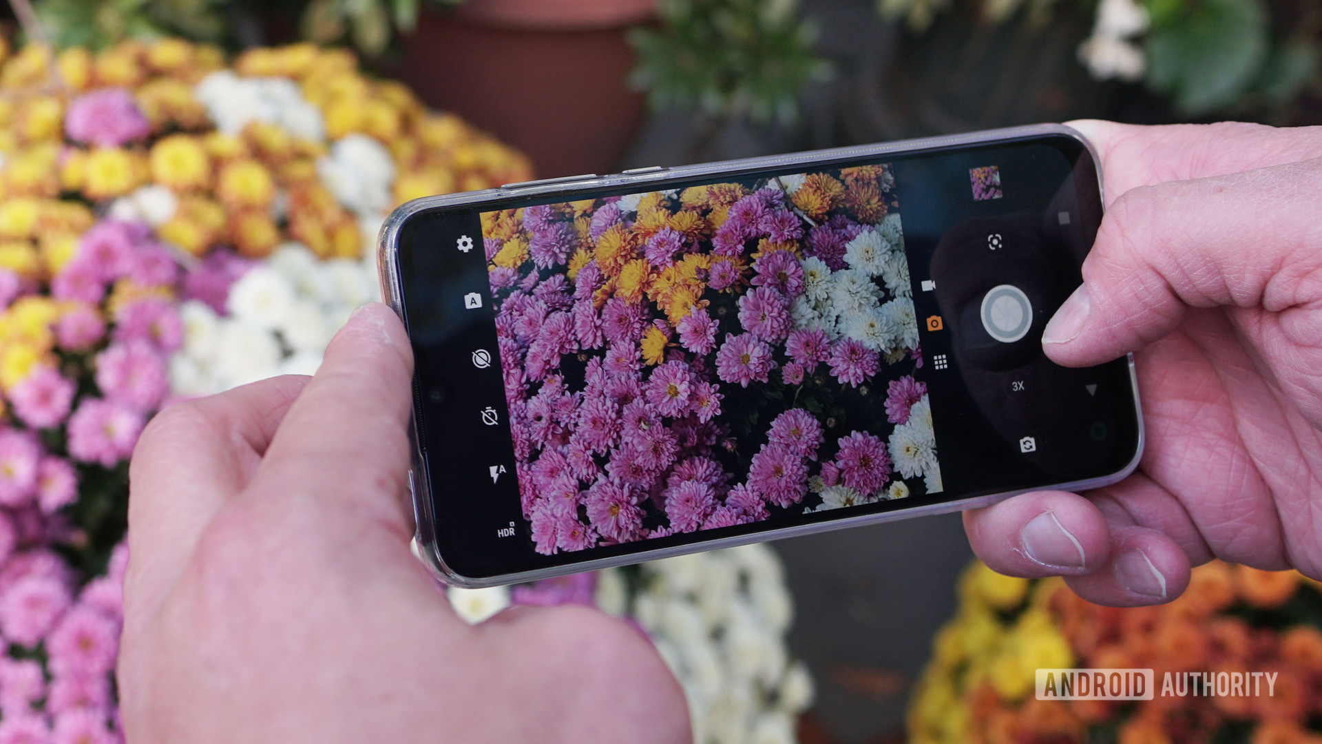 Motorola Moto One Zoom taking photo viewfinder