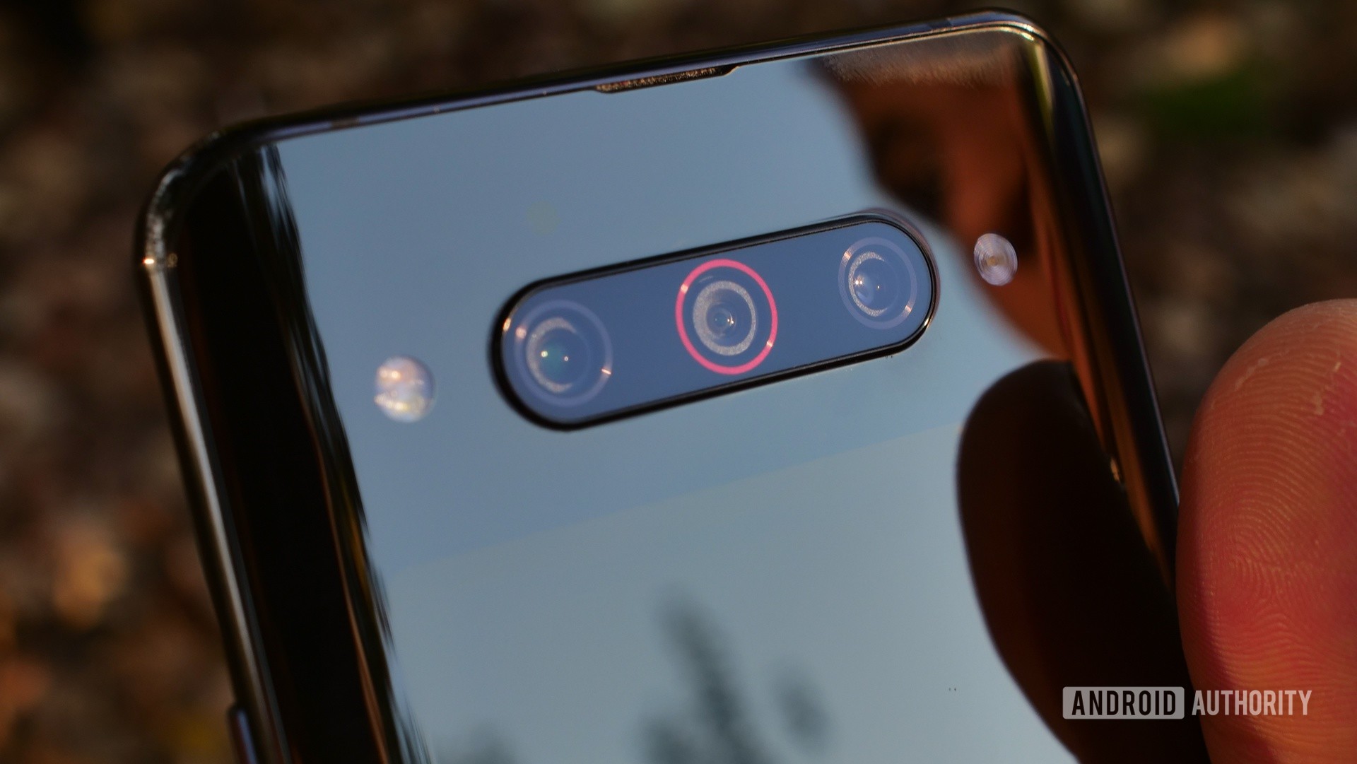 Nubia Z20 triple camera and dual flashes close up42