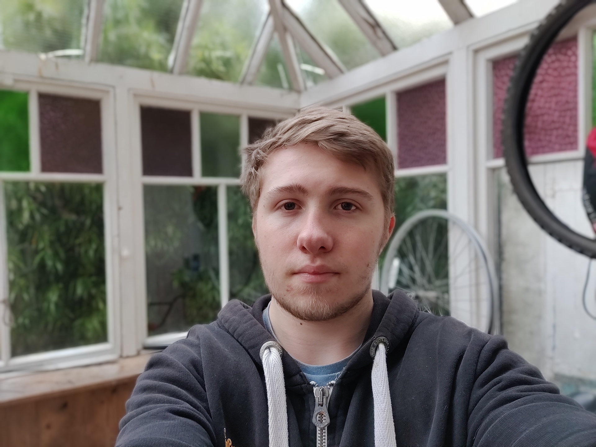 OnePlus 7T Pro Camera Sample Selfie test in a porch