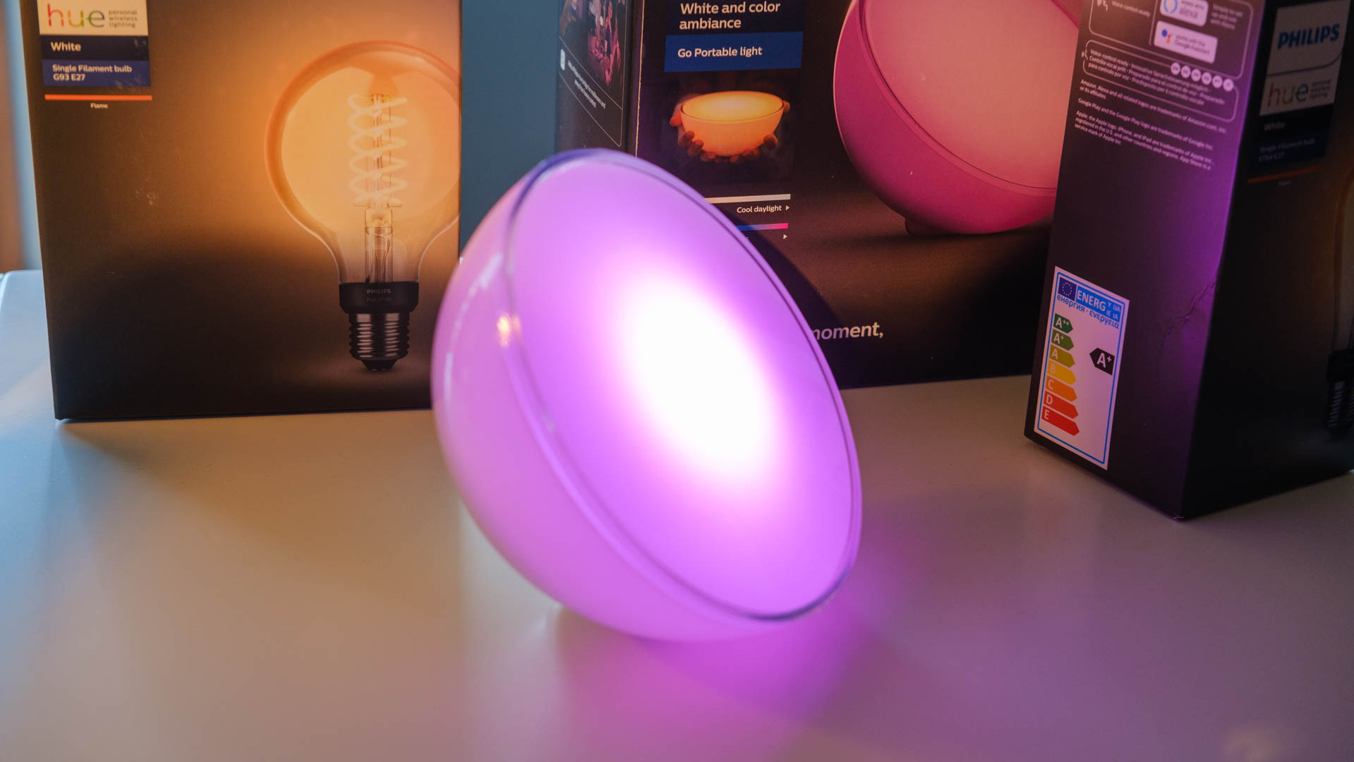 Phillips Hue Go portable light 2019