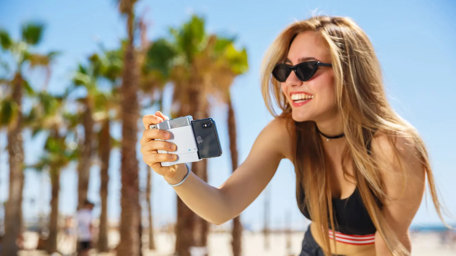 Cool smartphone. Самый последний redmagic 5g. Cool smartphone. Забавный фотограф. Cool smartphone.