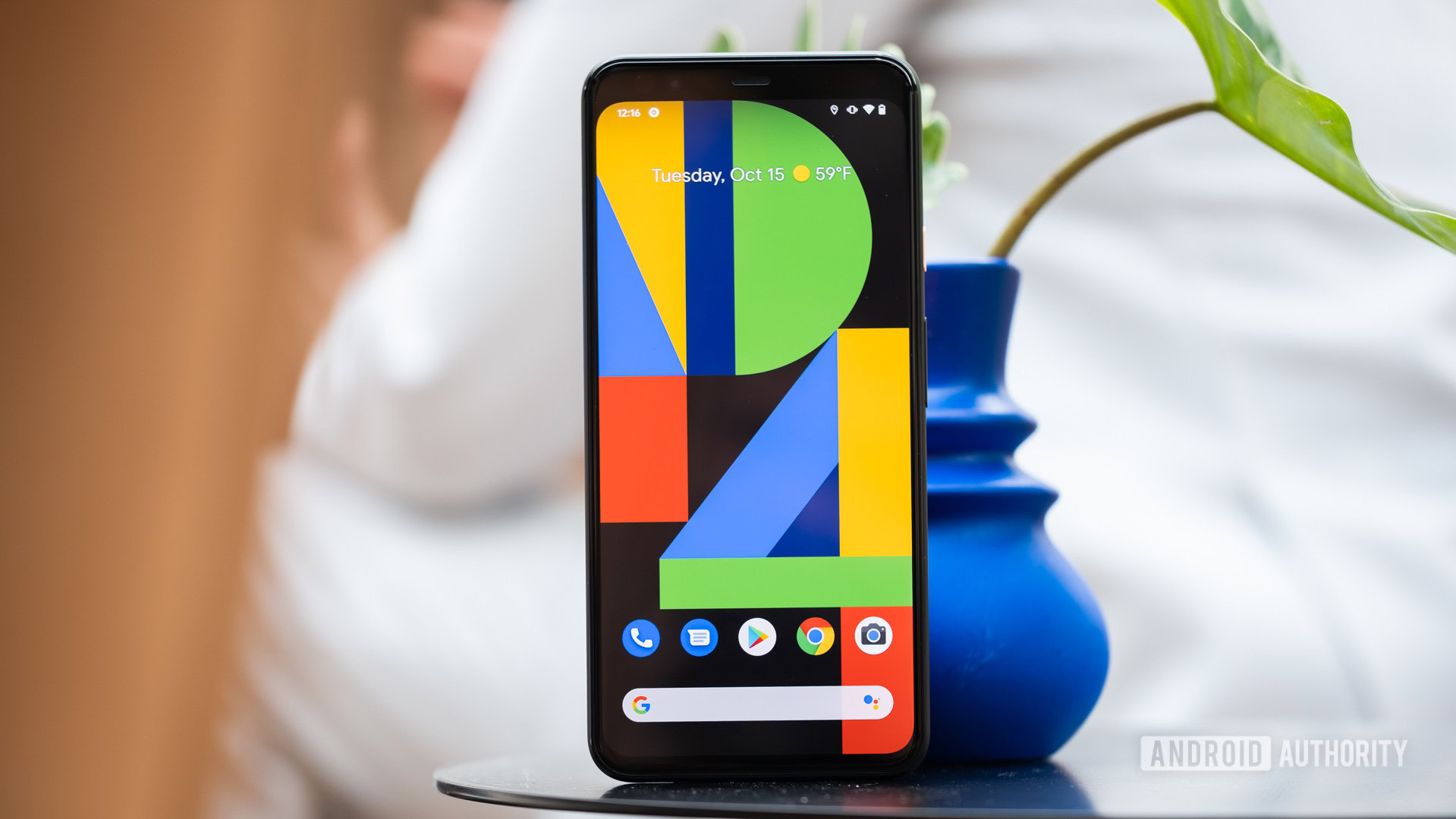 Pixel 4 XL screen on table 4