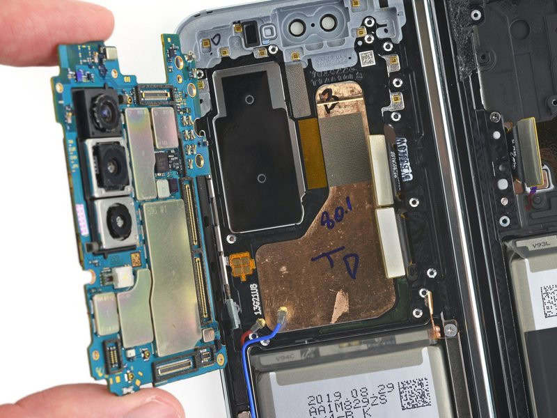 iFixit Galaxy Fold Teardown 1