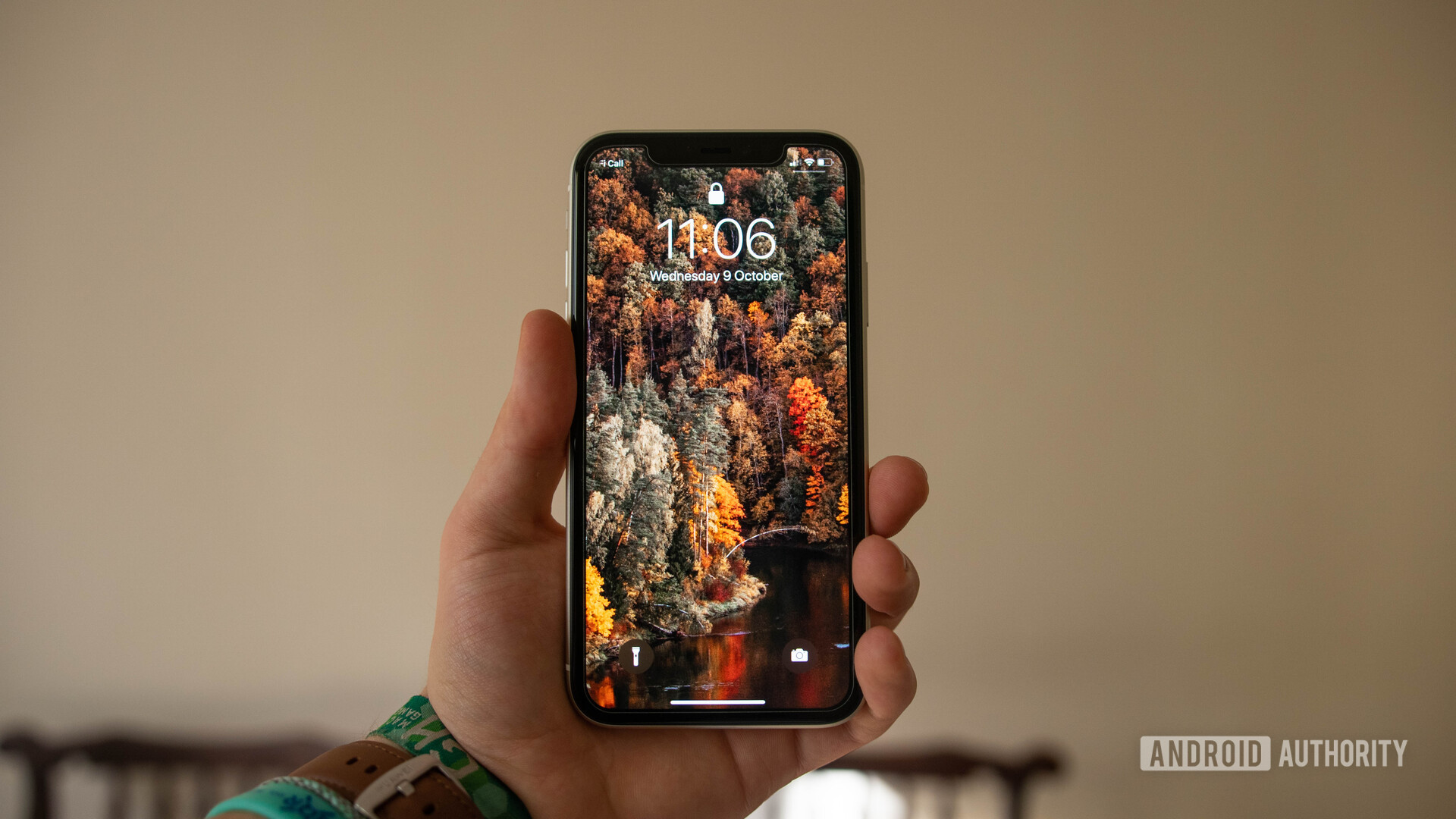 apple iphone 11 front in hand