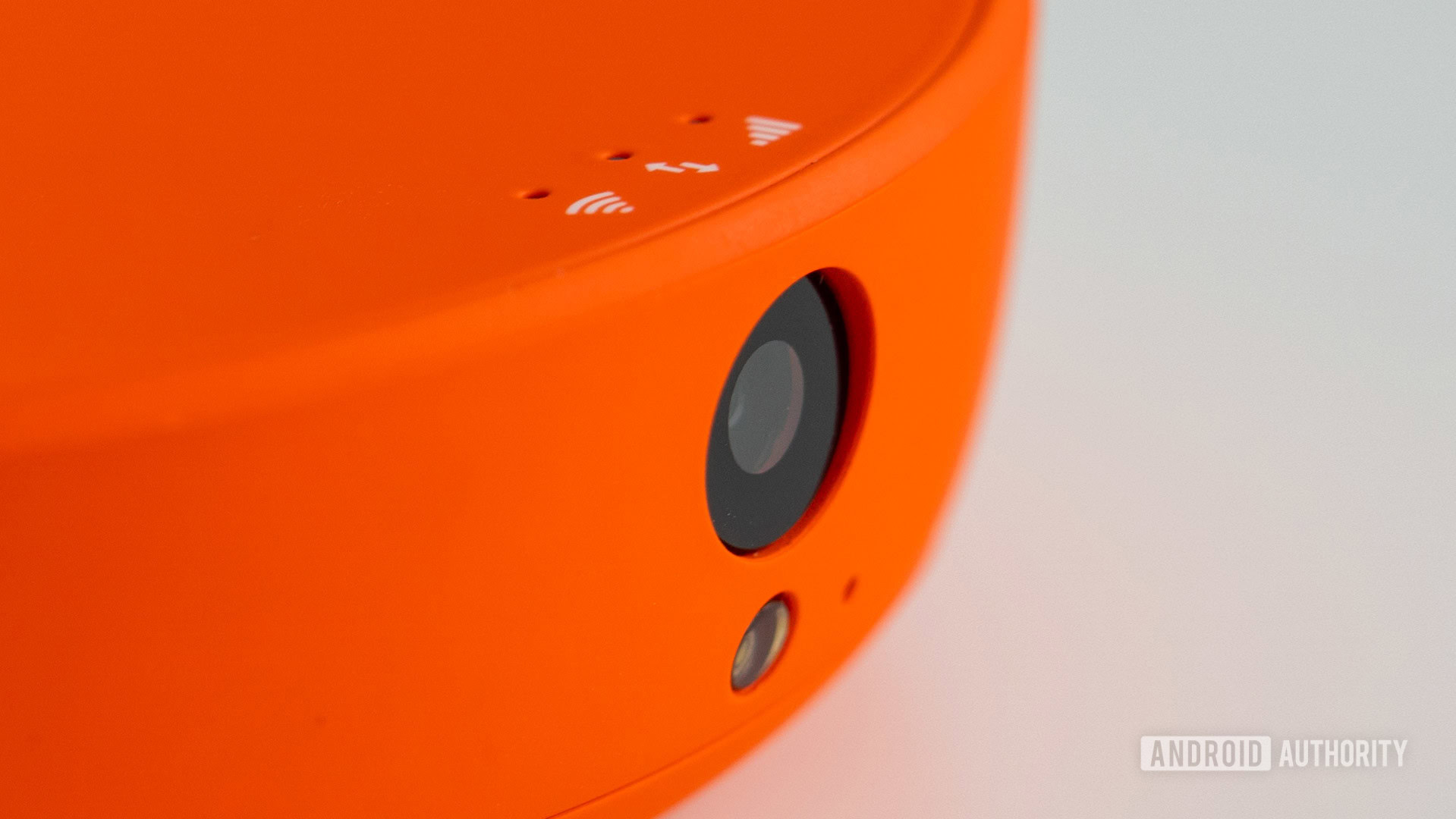 Skyroam Solis X camera closeup